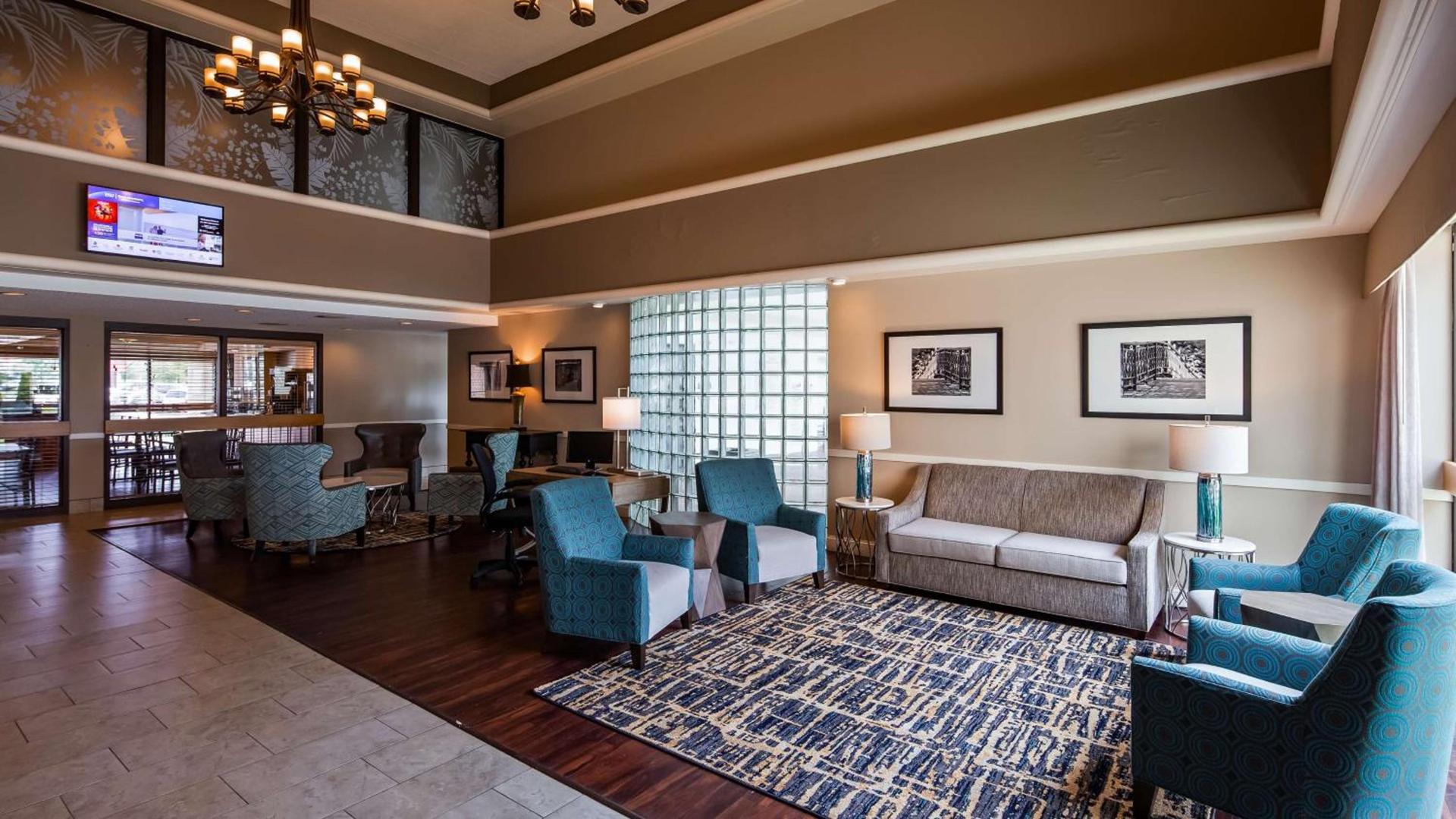 Best Western East Towne Suites photo 10