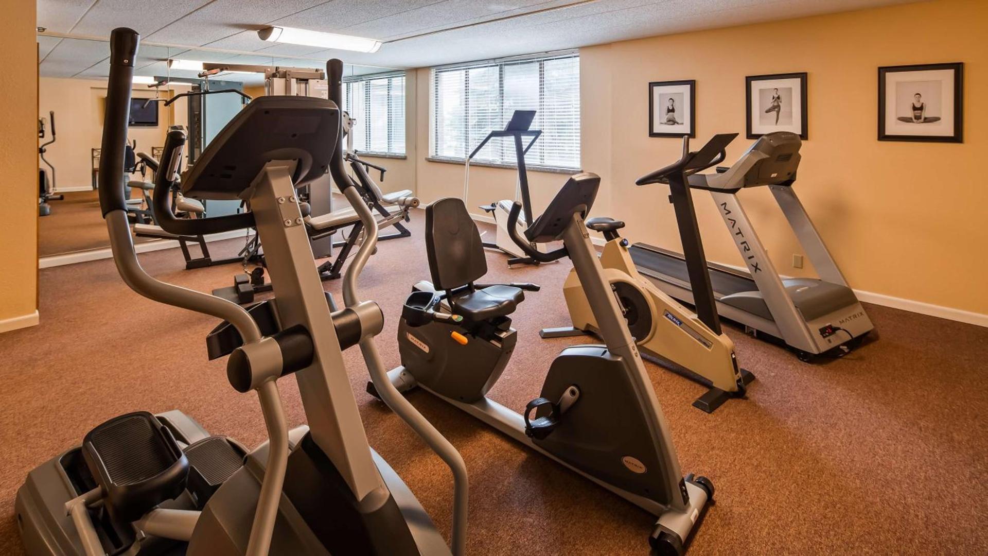 Best Western East Towne Suites photo 7