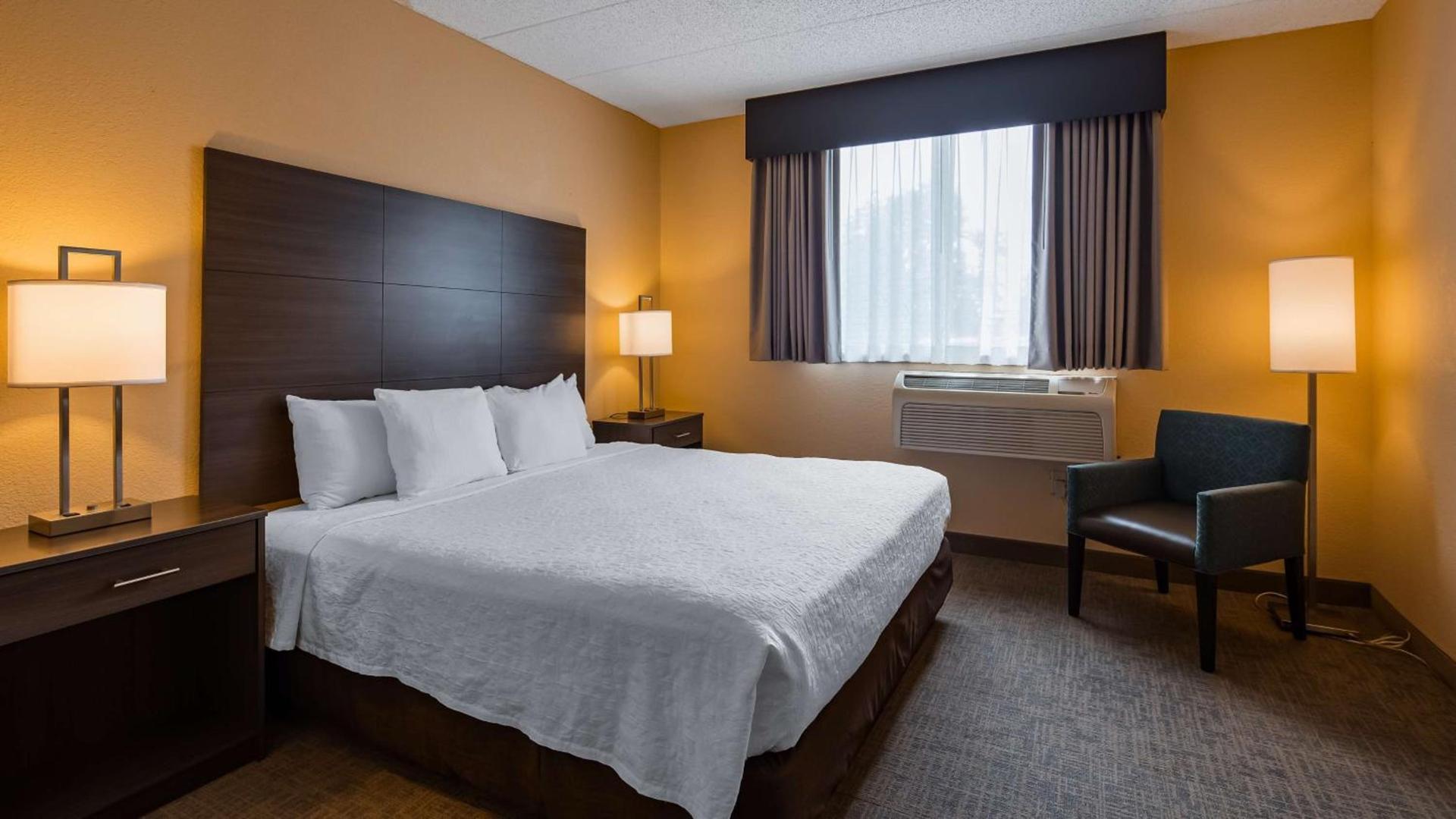 Best Western East Towne Suites photo 11