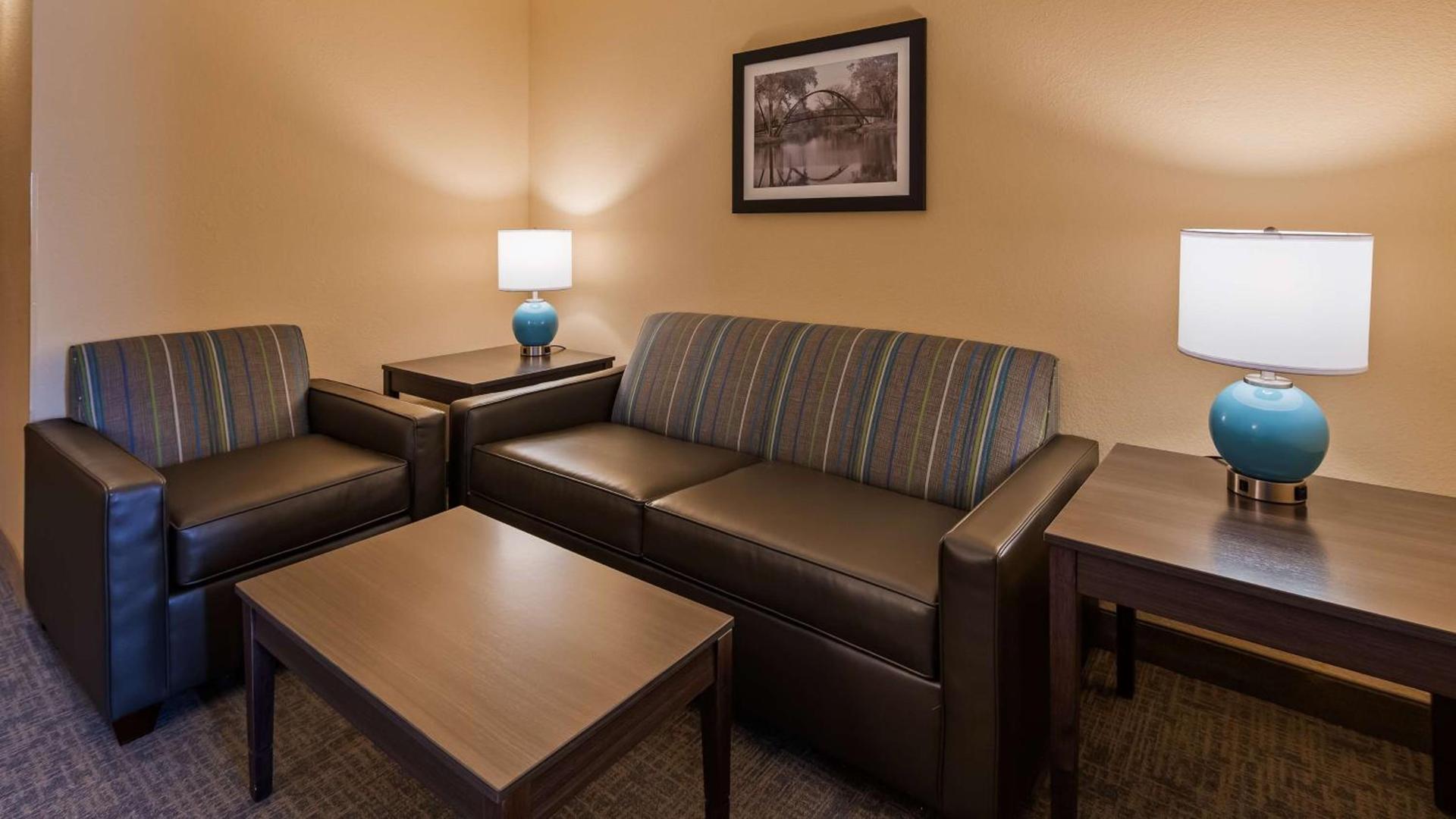 Best Western East Towne Suites photo 13