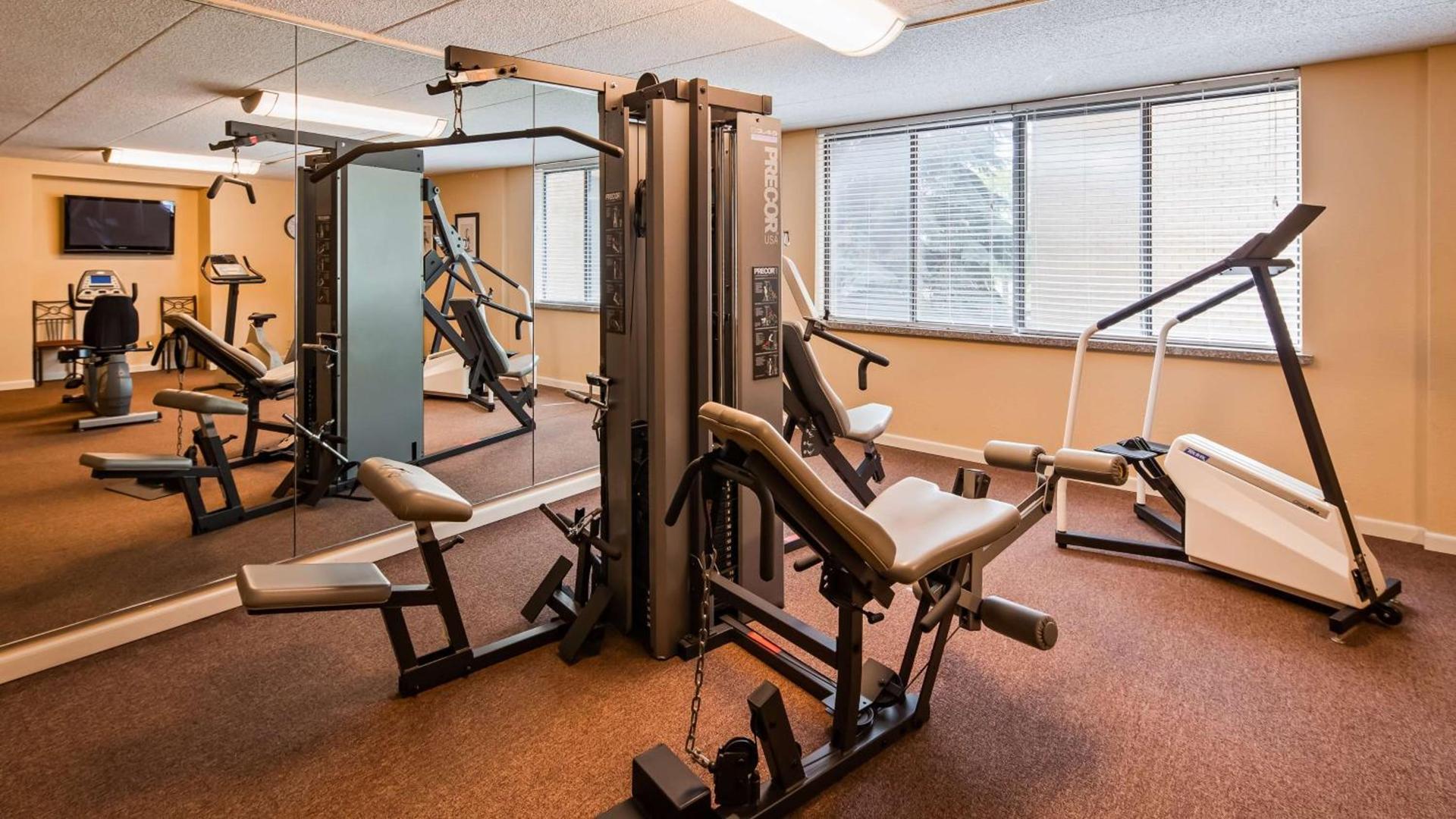 Best Western East Towne Suites photo 31