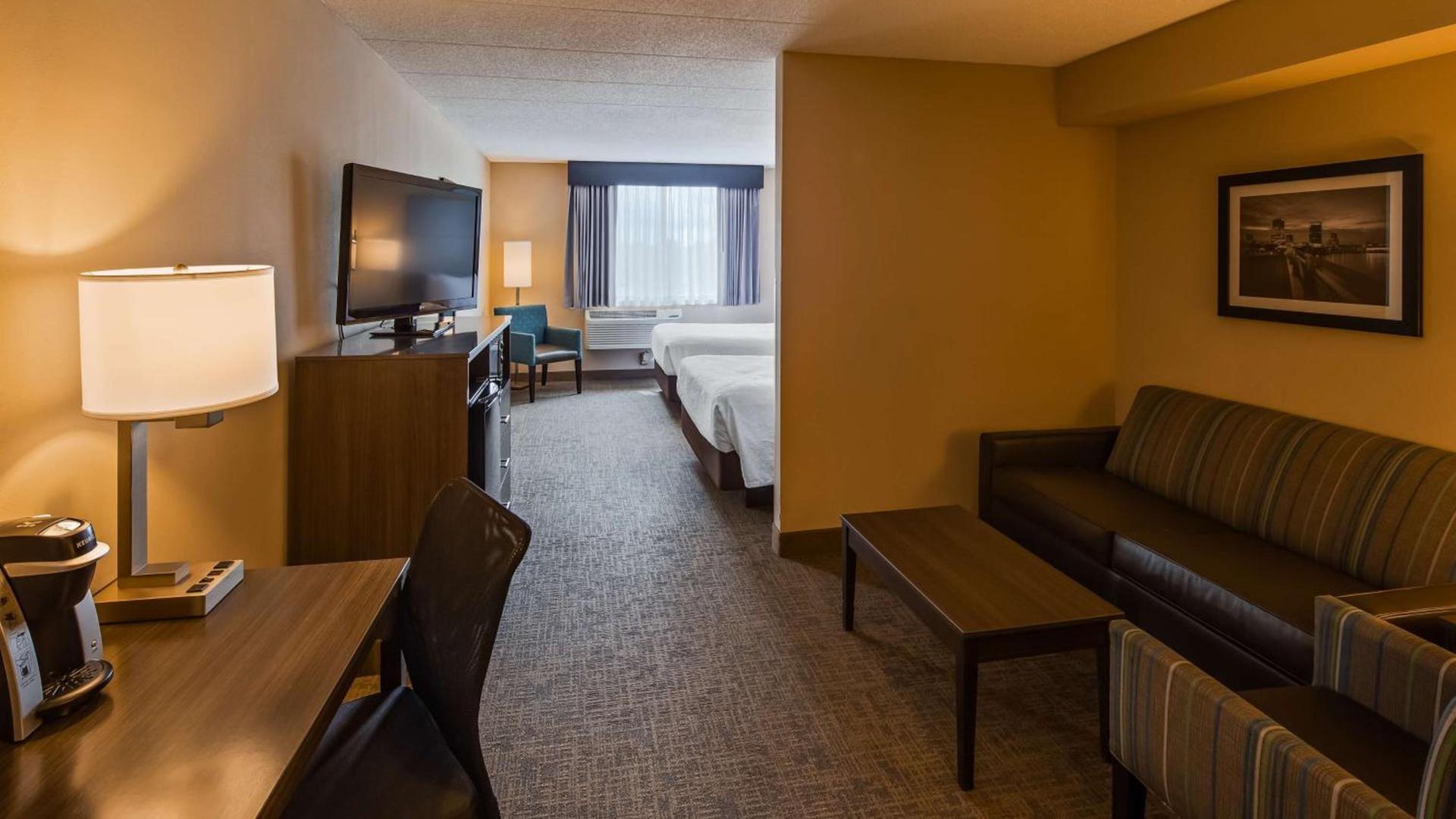 Best Western East Towne Suites photo 16