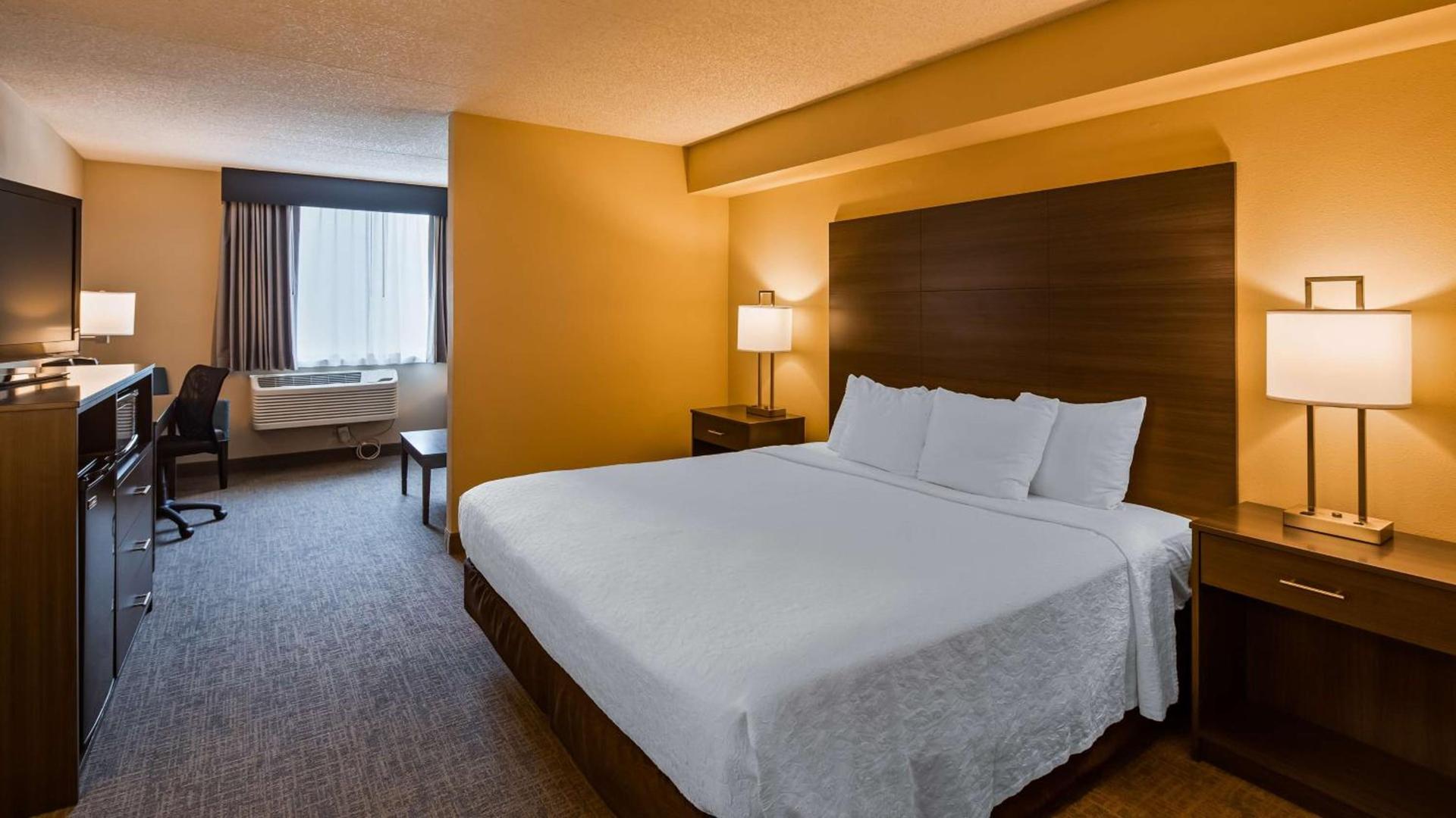 Best Western East Towne Suites photo 17
