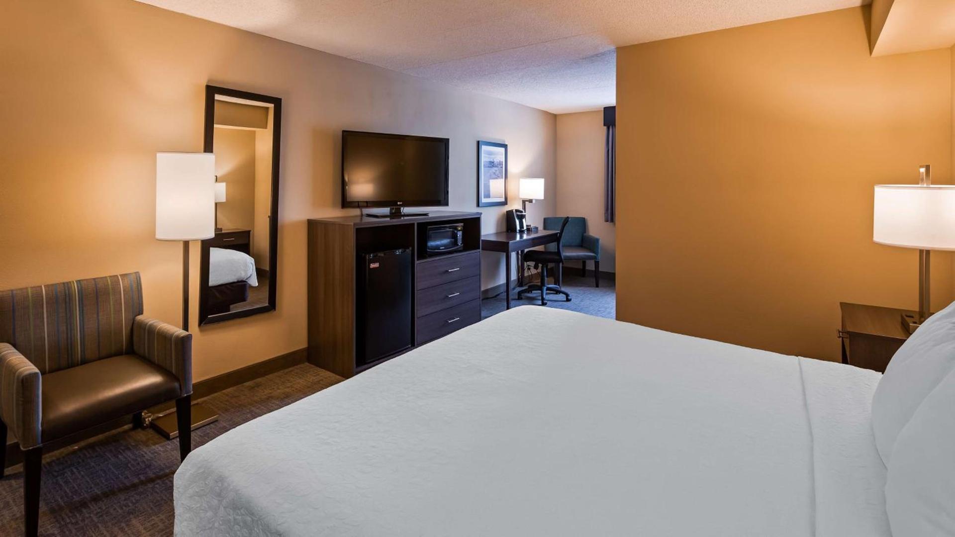 Best Western East Towne Suites photo 18