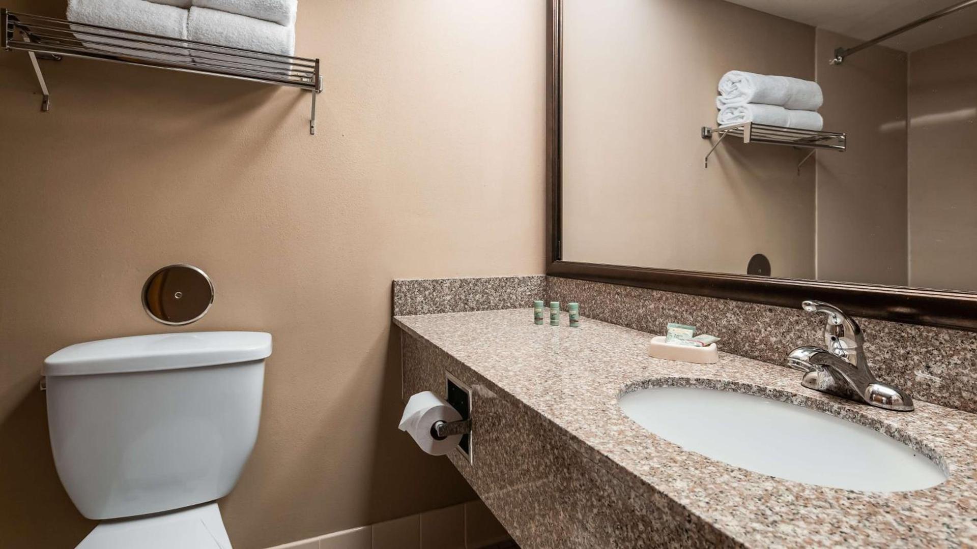 Best Western East Towne Suites photo 14