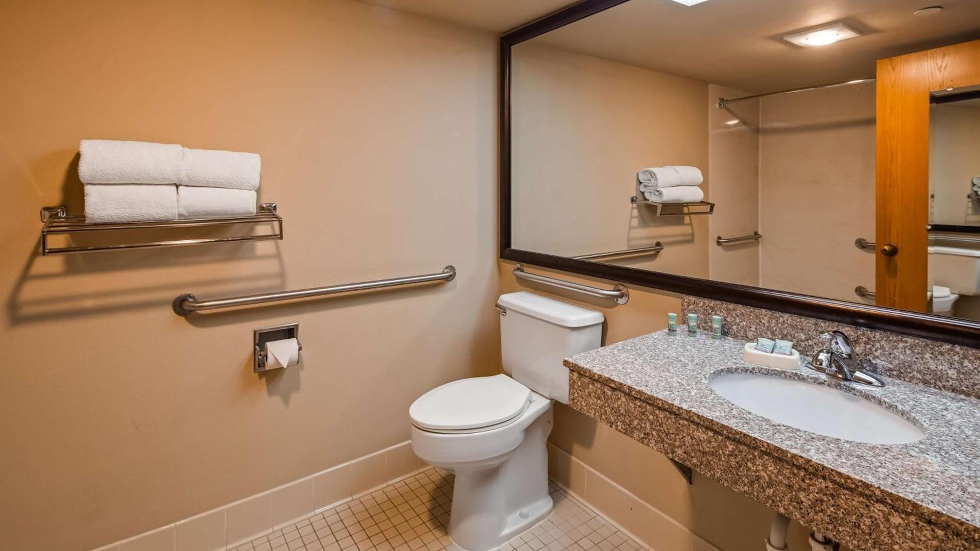 Best Western East Towne Suites photo 24
