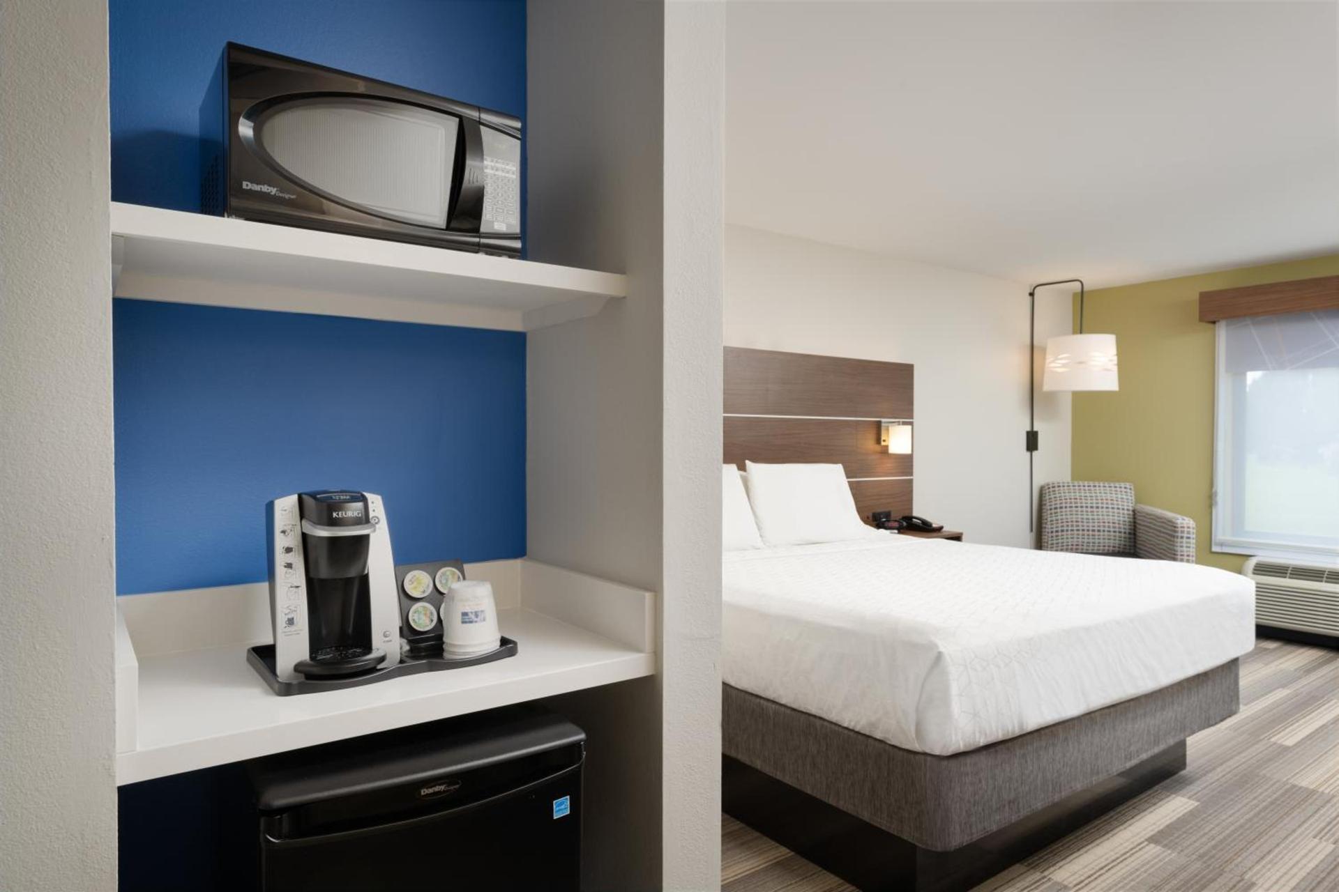 Holiday Inn Express - Tullahoma by IHG photo 31