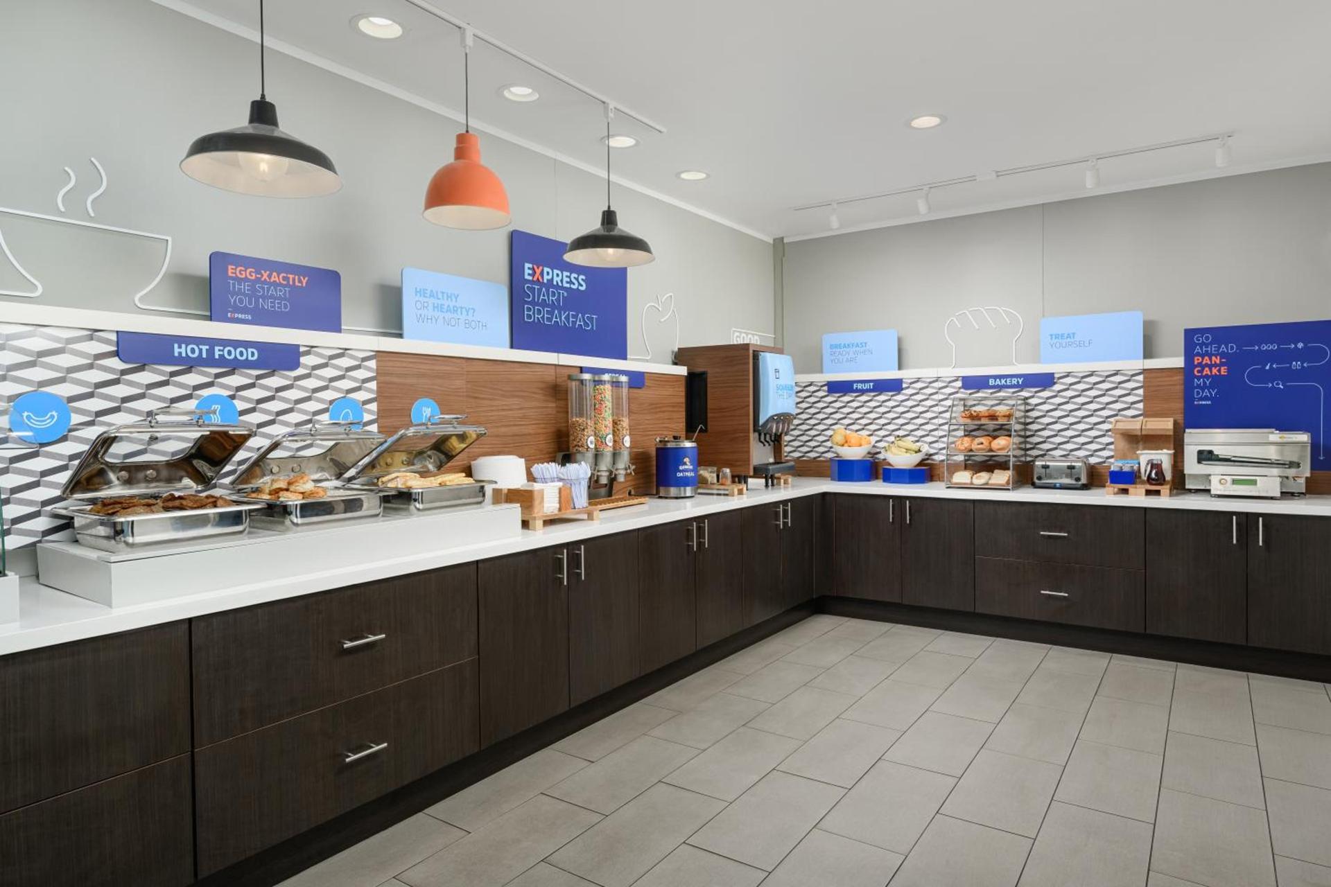 Holiday Inn Express - Tullahoma by IHG photo 14