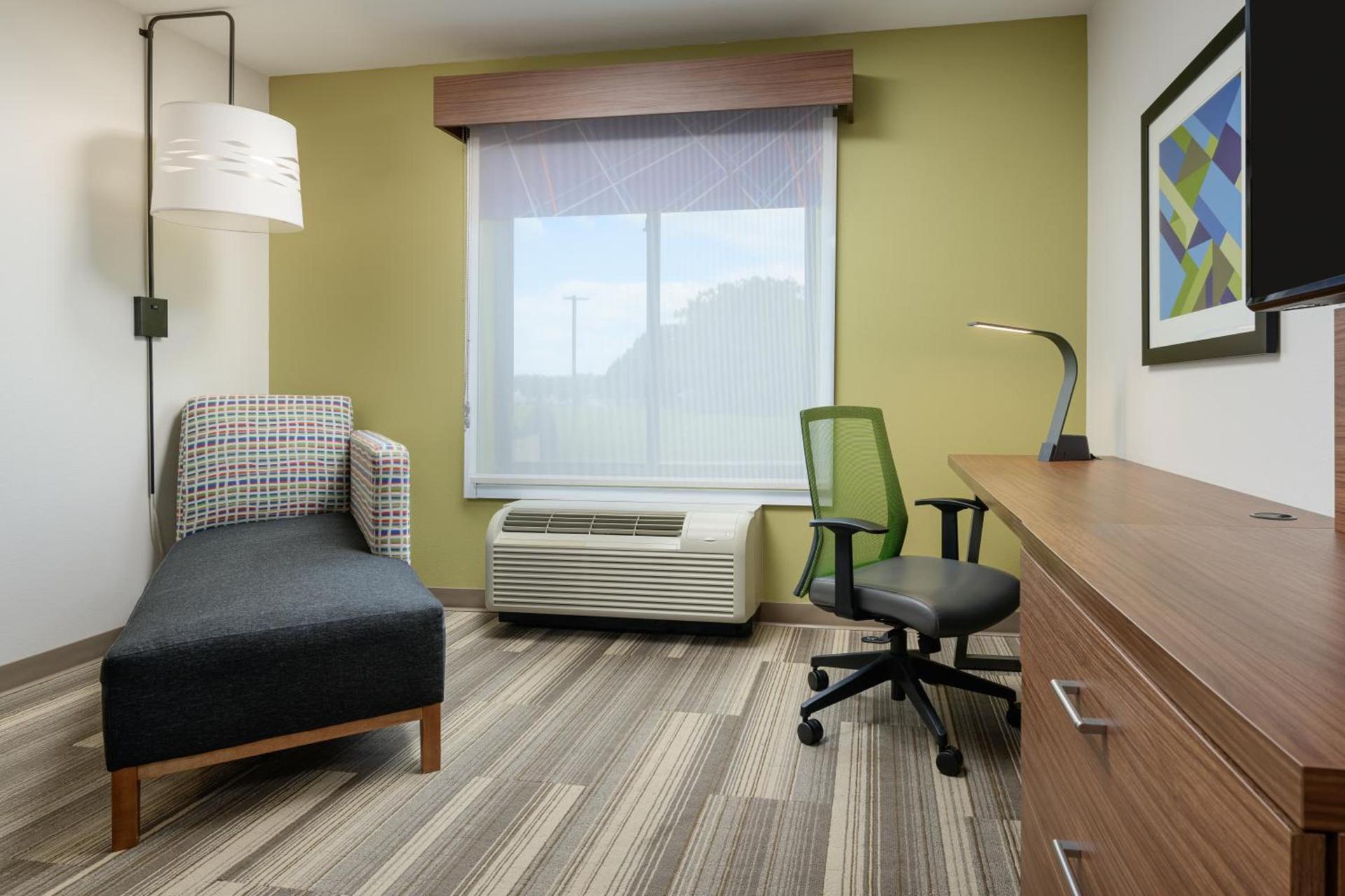 Holiday Inn Express - Tullahoma by IHG photo 32