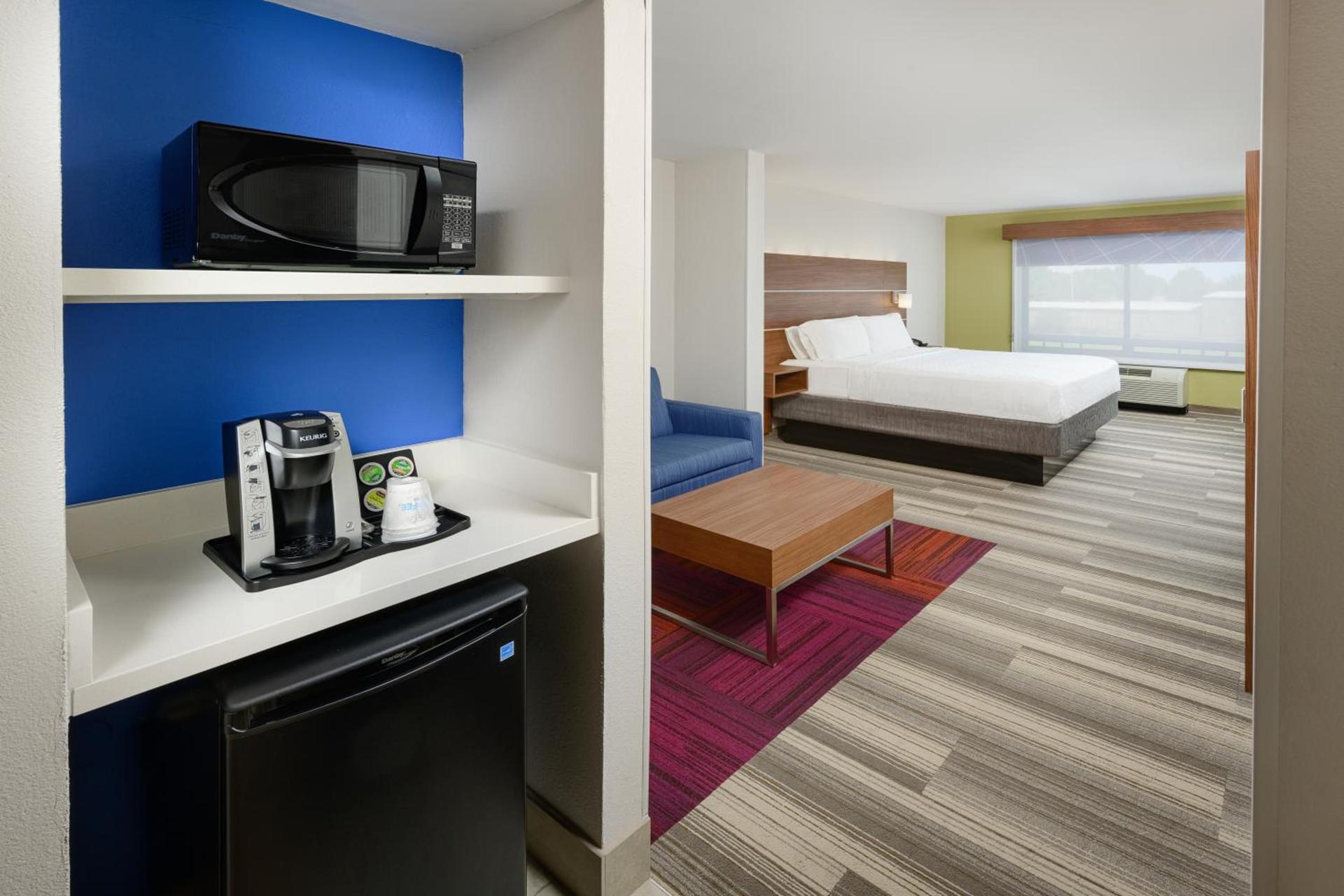 Holiday Inn Express - Tullahoma by IHG photo 25
