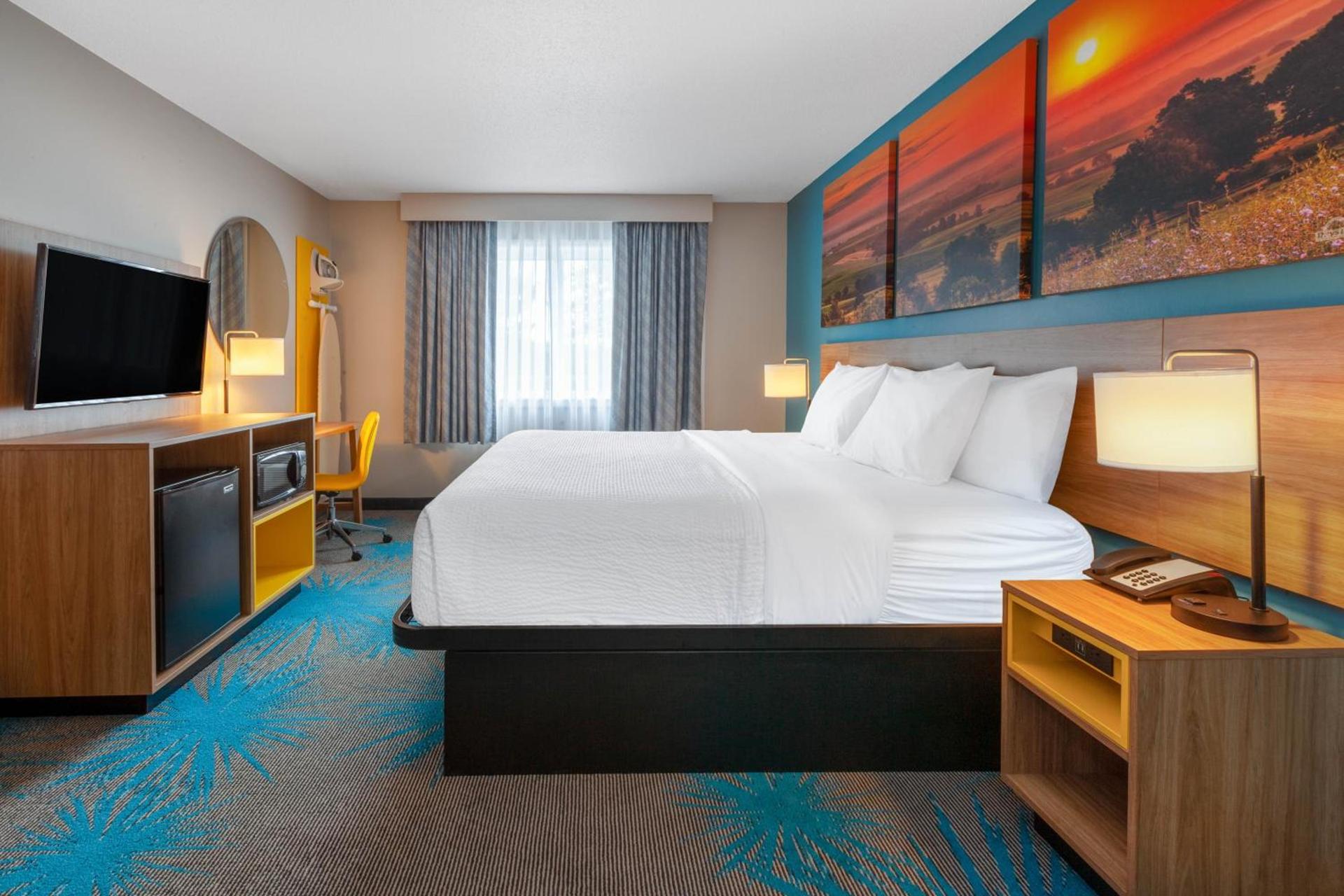 Days Inn by Wyndham Sandusky Cedar Point photo 44