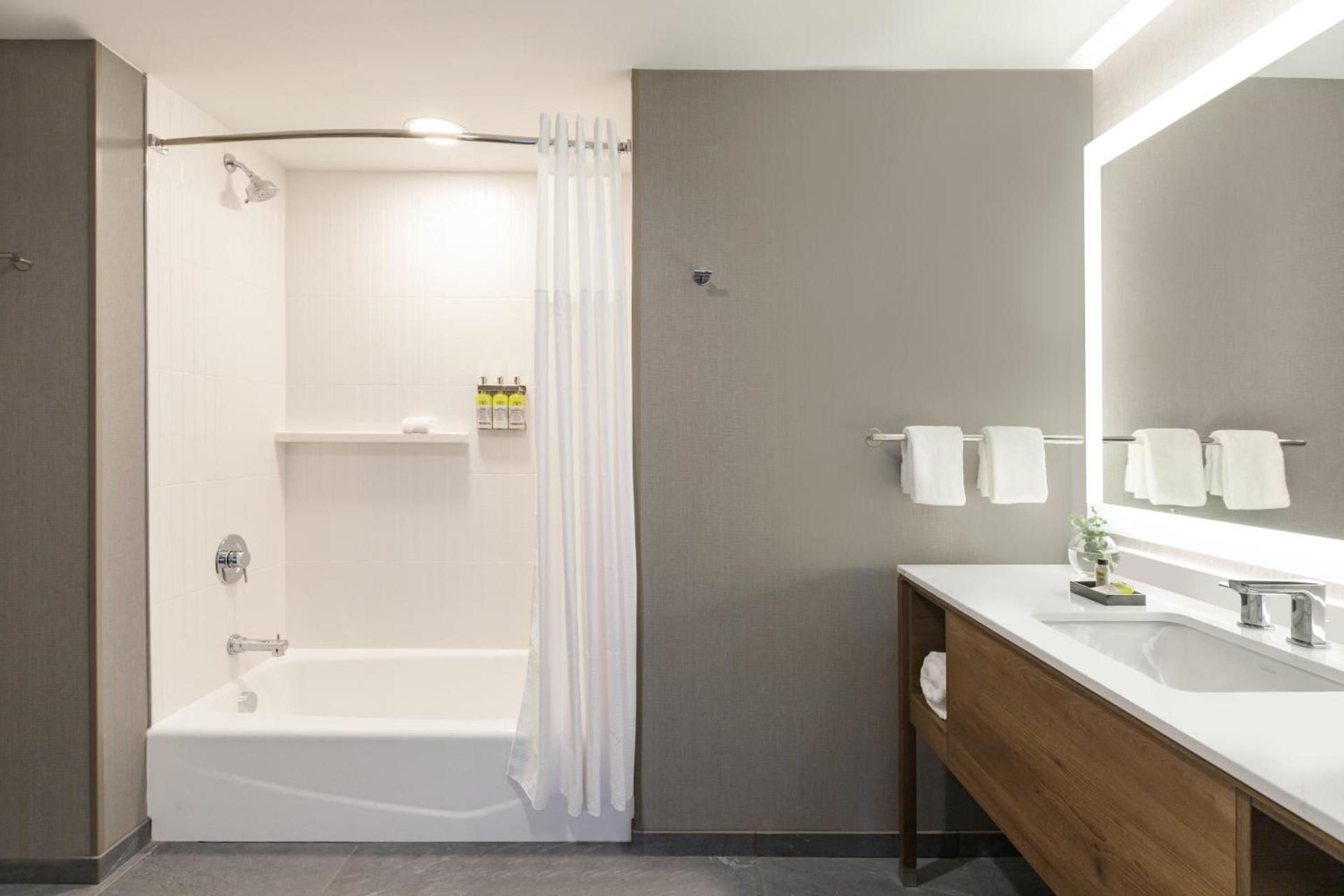 Staybridge Suites Rochester - Mayo Clinic Area by IHG photo 16