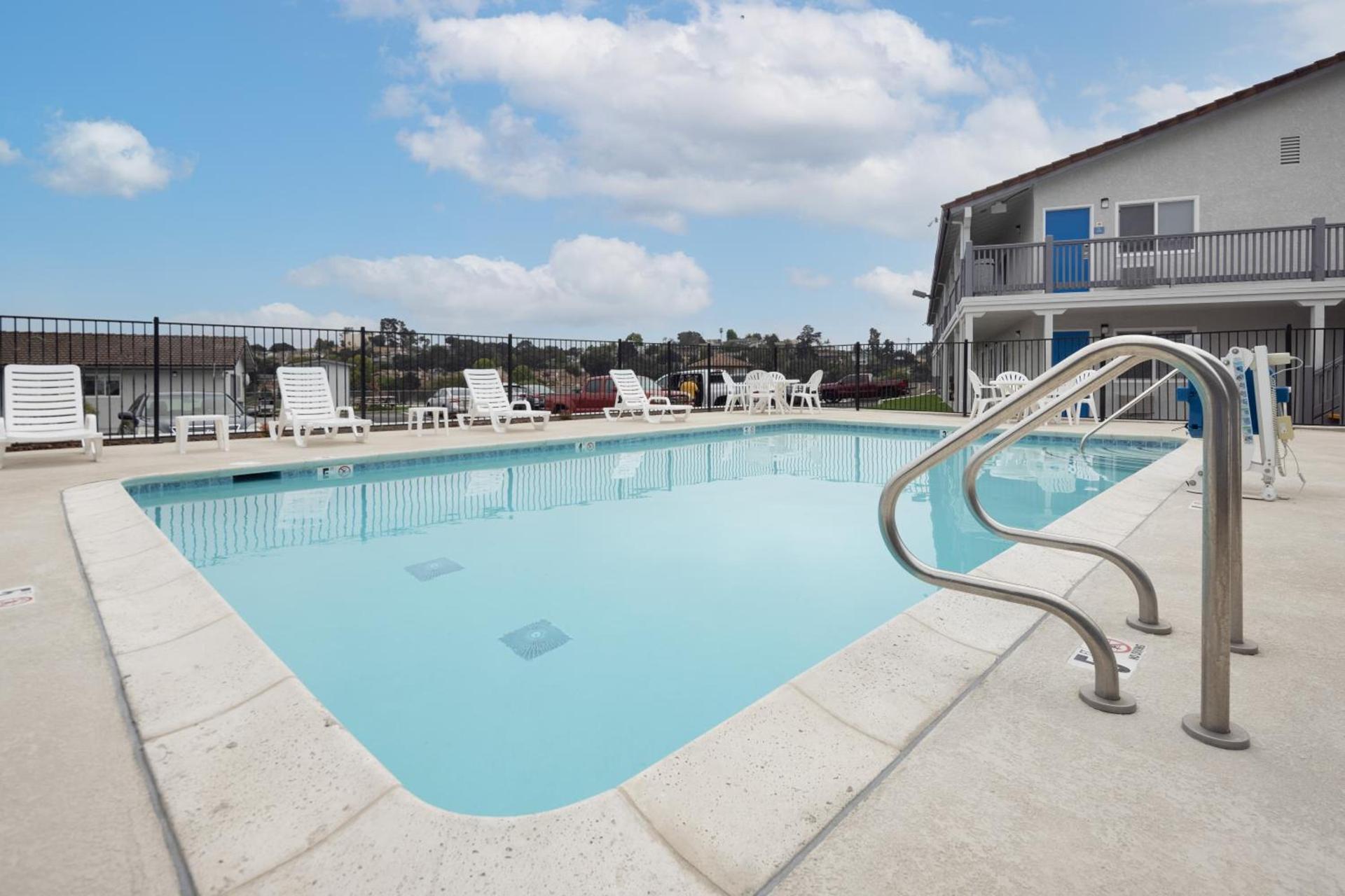 Days Inn by Wyndham Arroyo Grande Pismo Beach photo 2