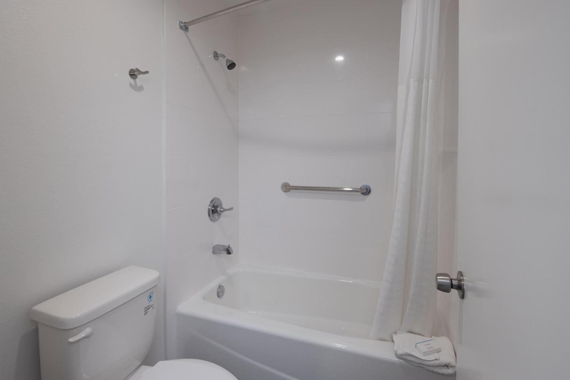 Days Inn by Wyndham Arroyo Grande Pismo Beach photo 65