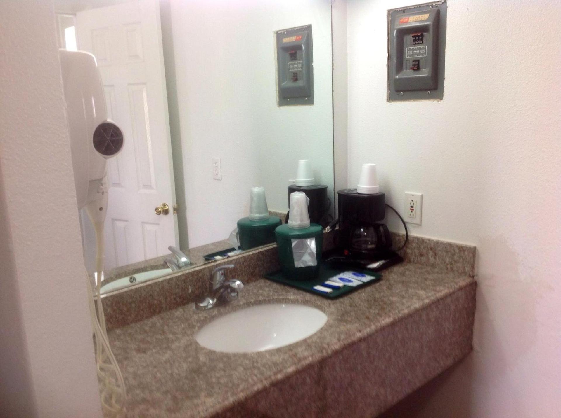 Hamilton Inn photo 11