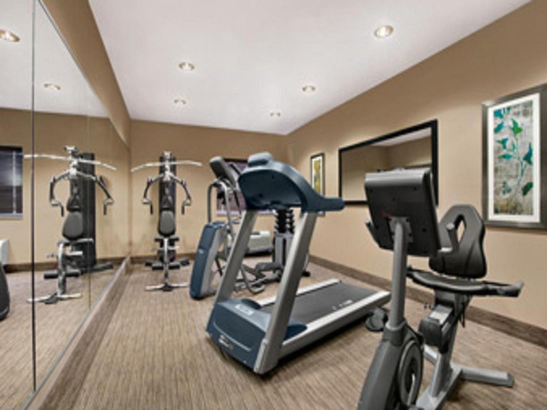 Baymont by Wyndham Minot photo 13