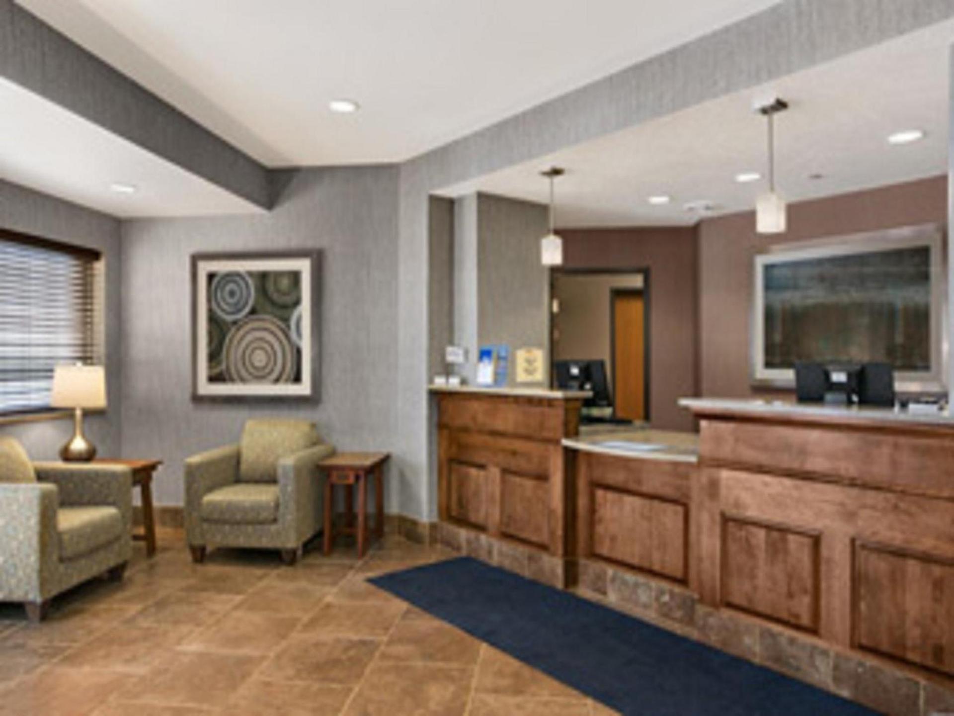 Baymont by Wyndham Minot photo 21