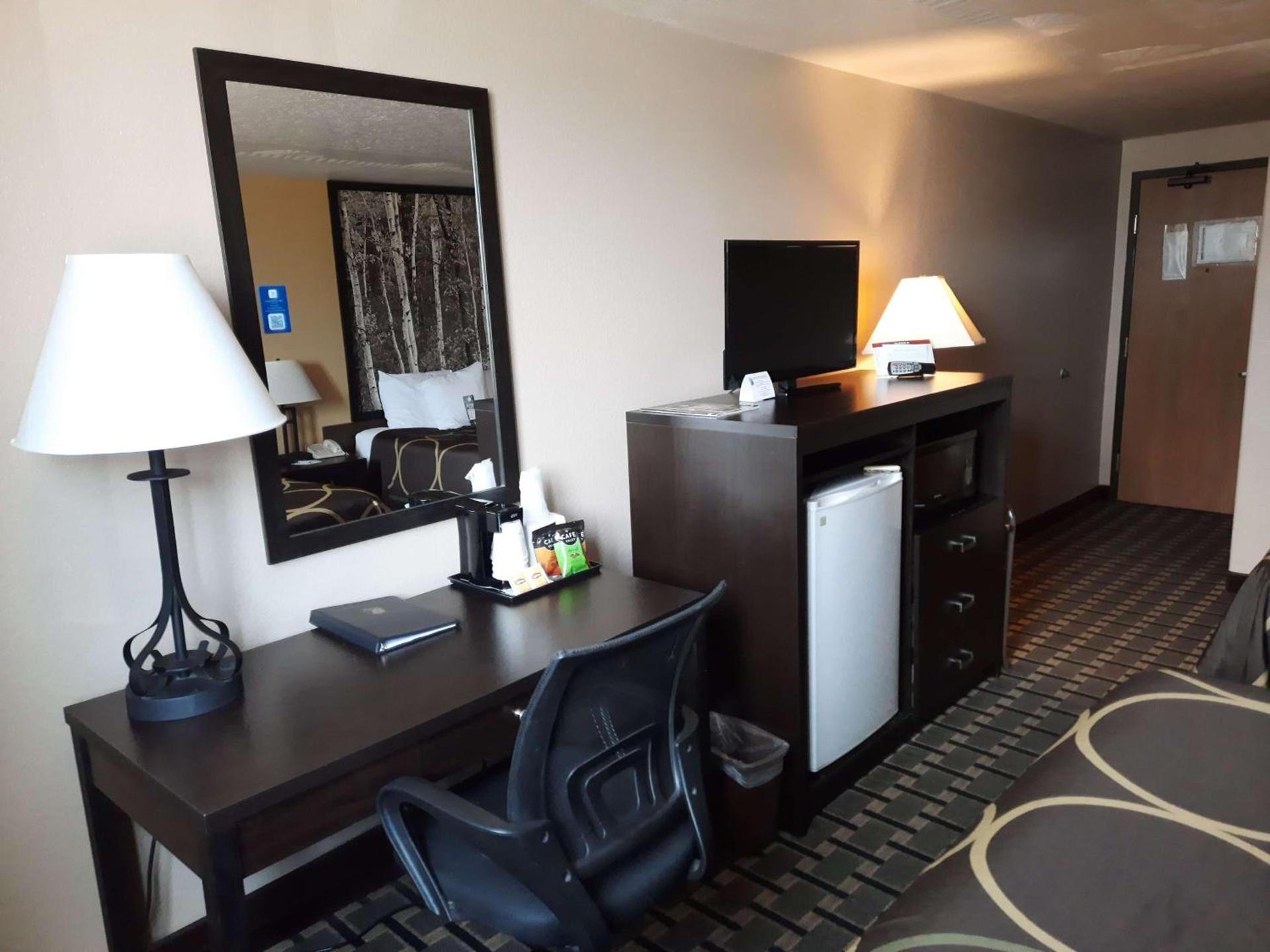 Super 8 by Wyndham Watertown photo 13