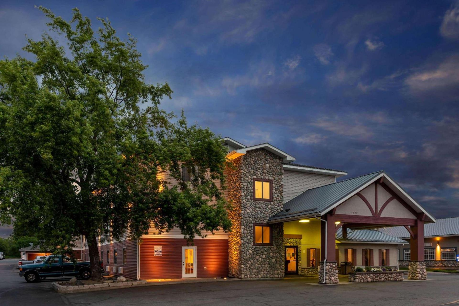Super 8 by Wyndham Spokane Valley — hotel in Spokane Valley