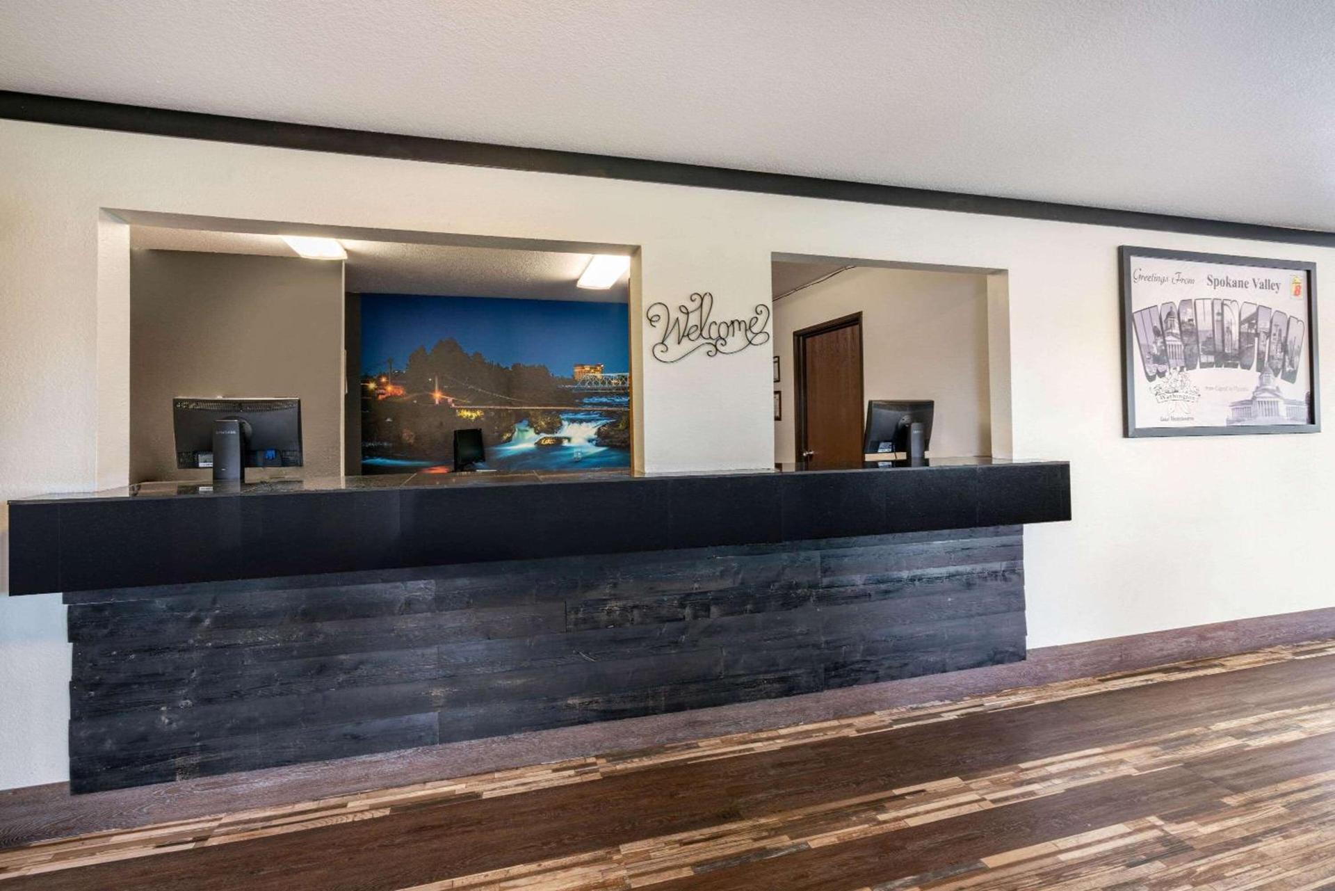 Super 8 by Wyndham Spokane Valley photo 3
