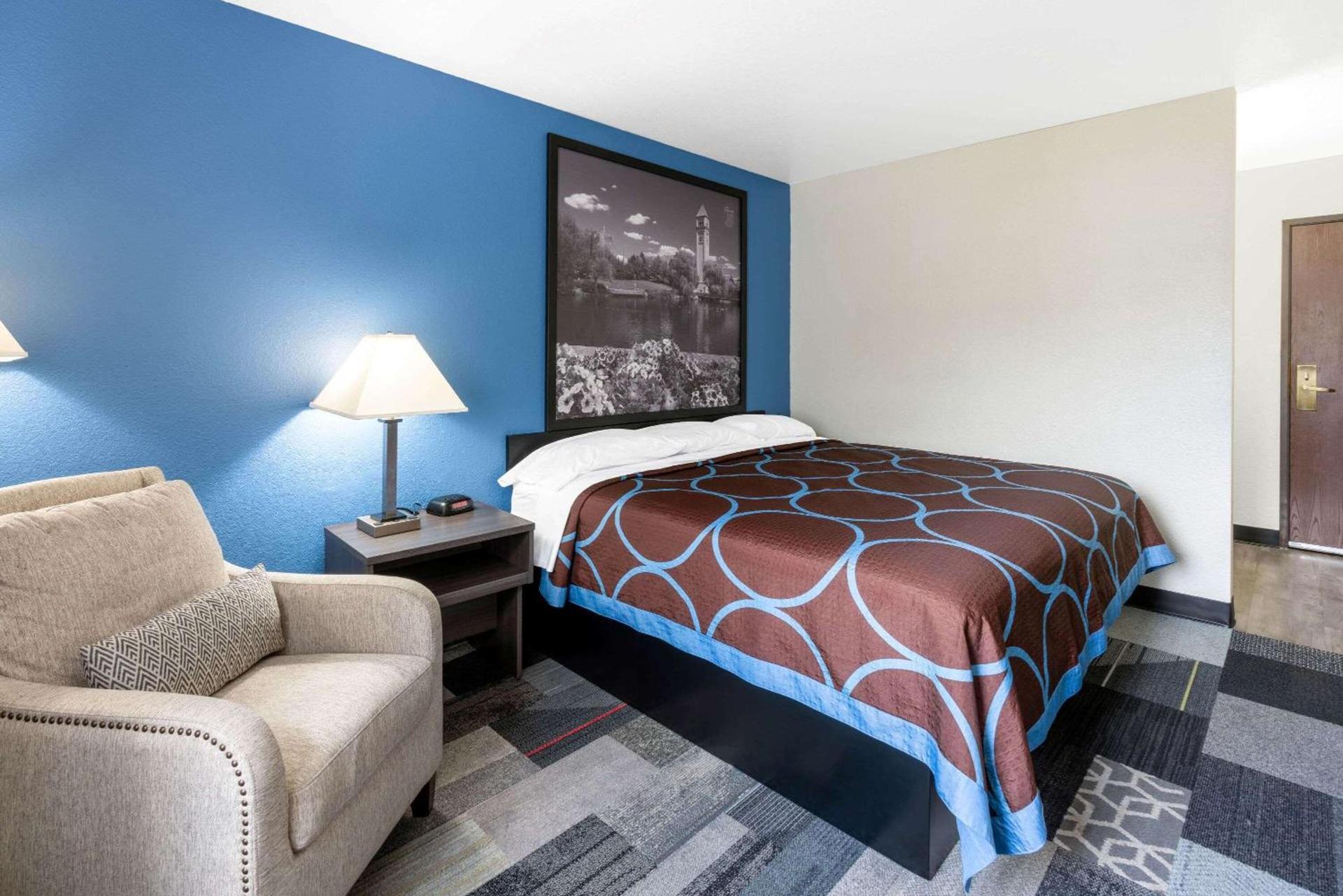 Super 8 by Wyndham Spokane Valley photo 9