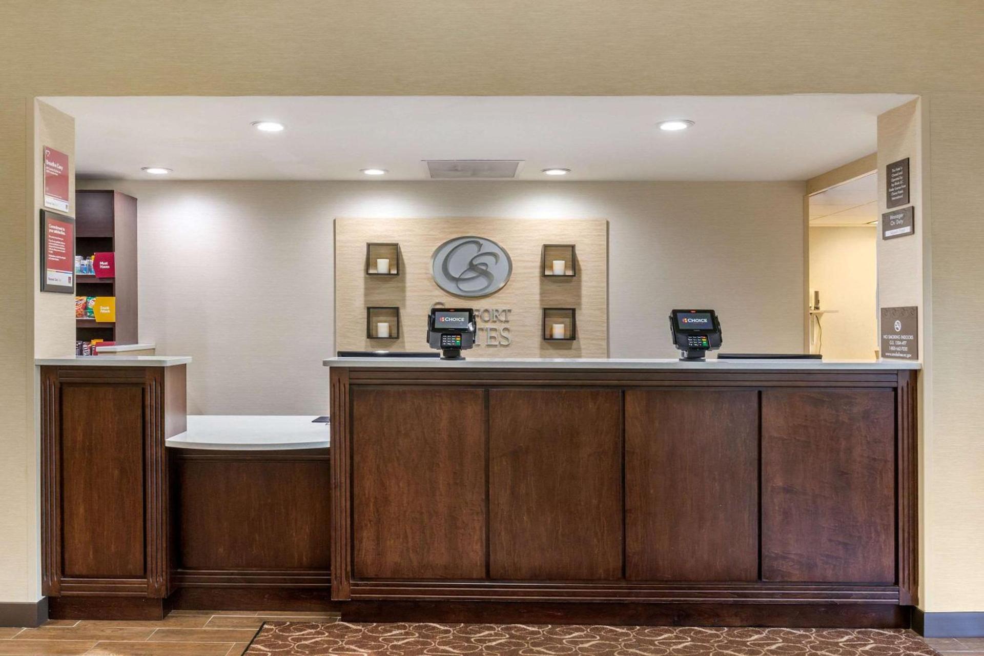 Comfort Suites Hanes Mall photo 3