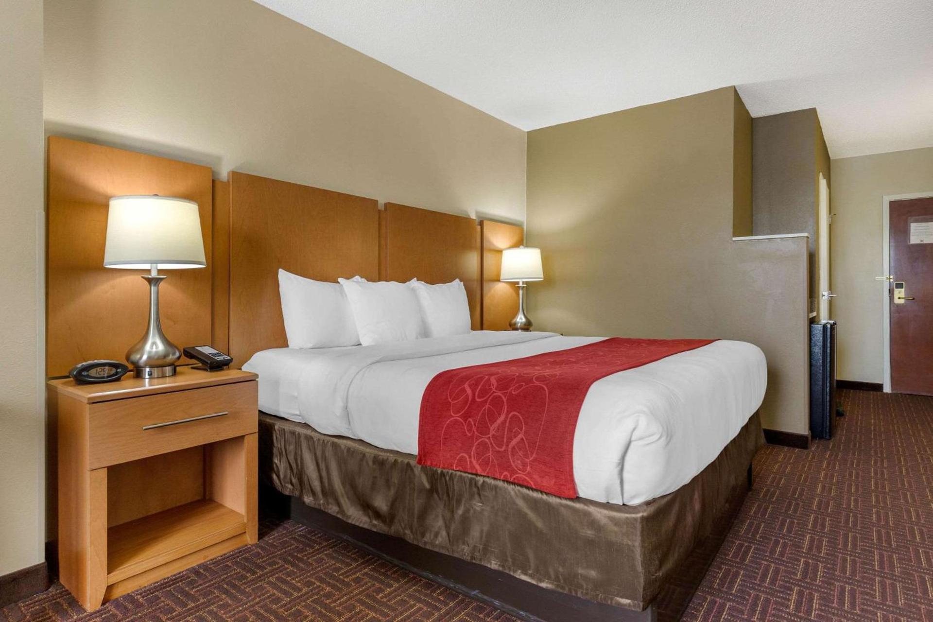 Comfort Suites Hanes Mall photo 12
