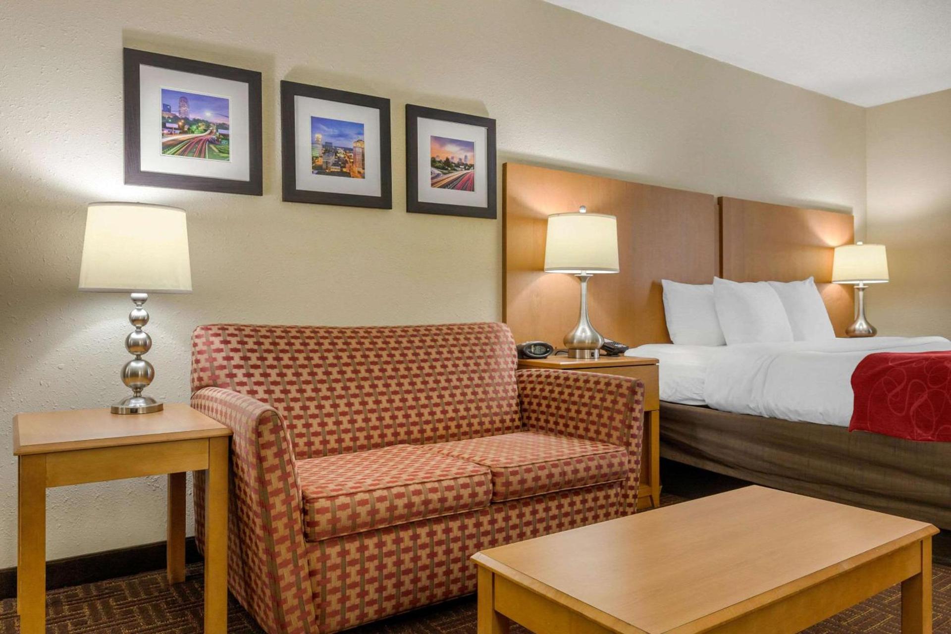 Comfort Suites Hanes Mall photo 21