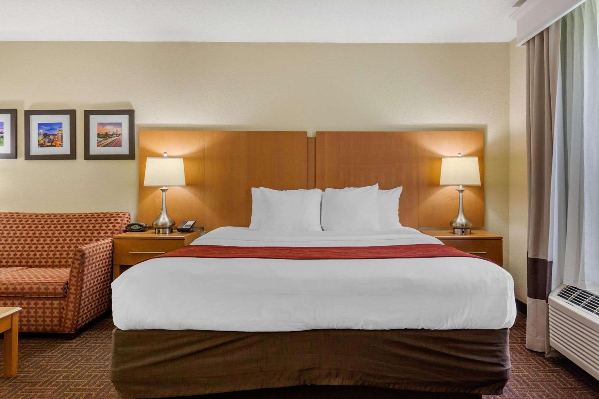 Comfort Suites Hanes Mall photo 22