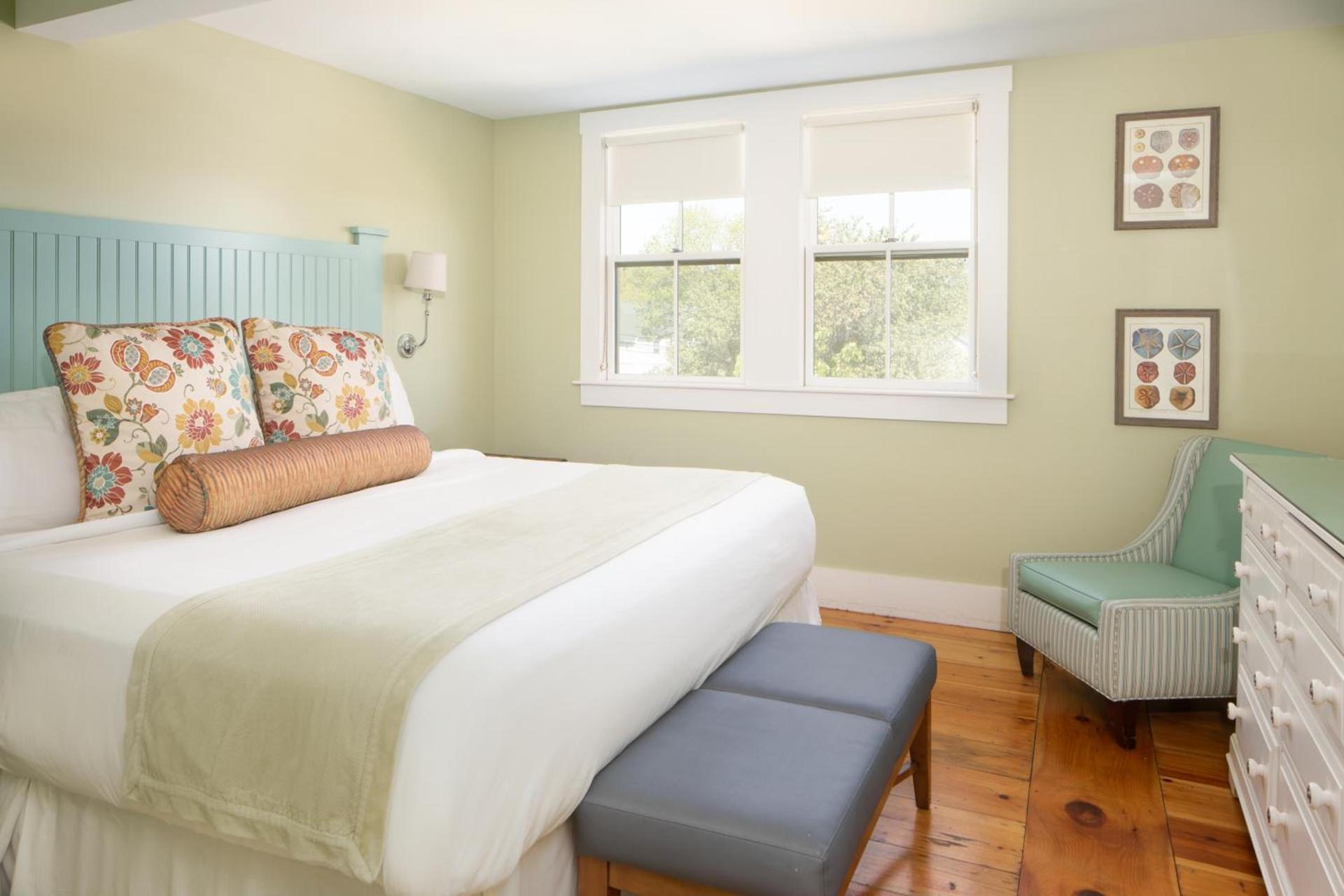 Colonial Inn photo 44