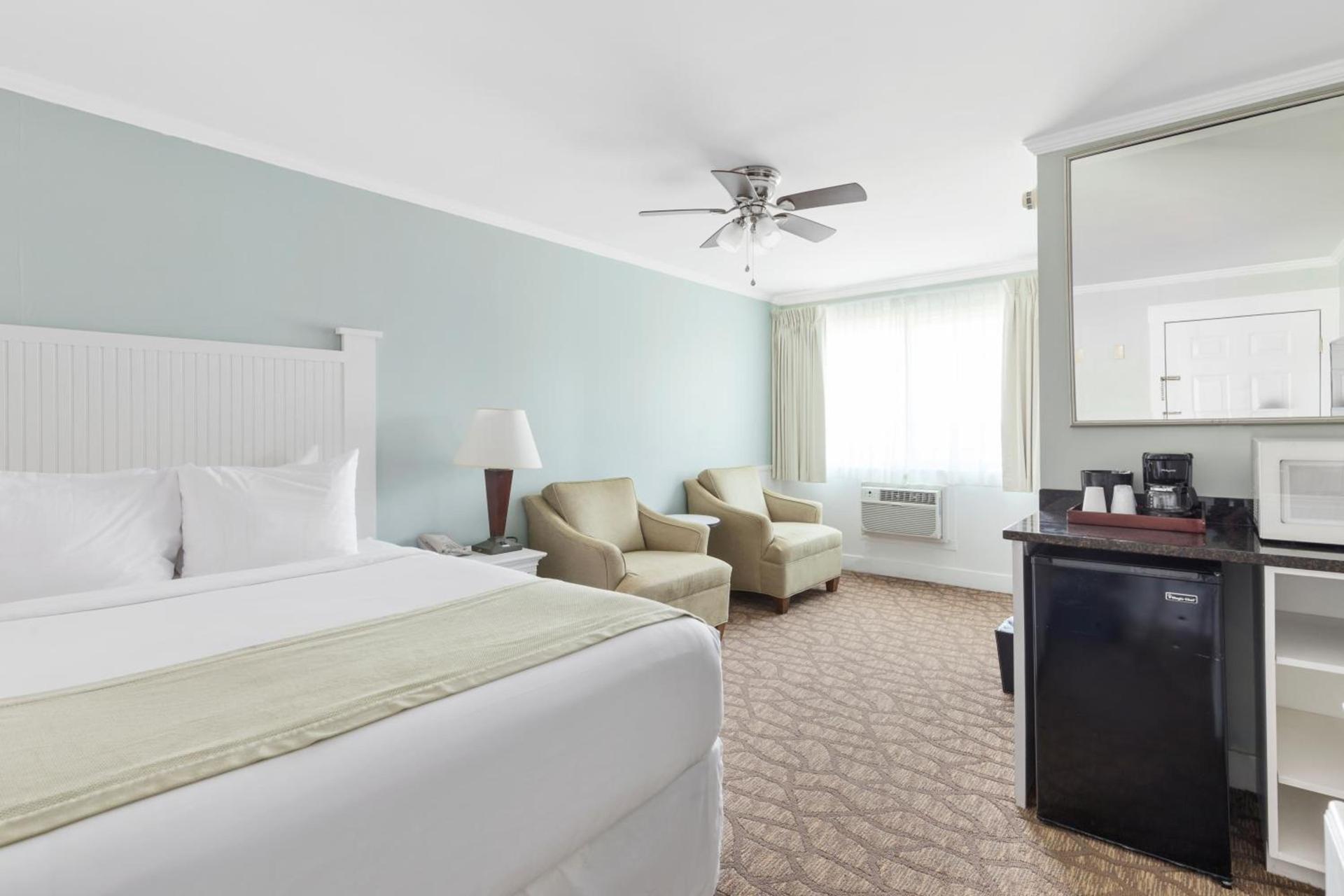 Colonial Inn photo 56