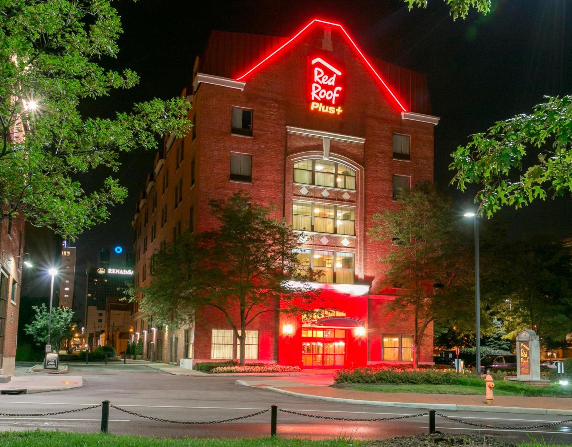 Red Roof Inn PLUS+ Columbus Downtown - Convention Center photo 7