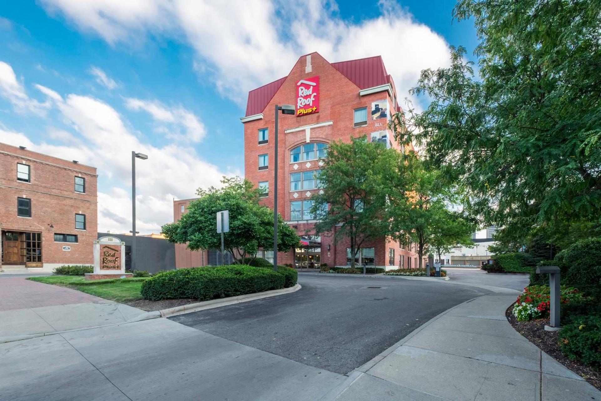 Red Roof Inn PLUS+ Columbus Downtown - Convention Center photo 2
