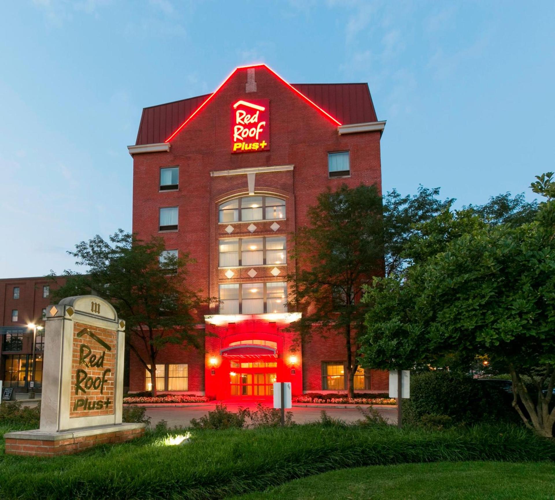 Red Roof Inn PLUS+ Columbus Downtown - Convention Center photo 3