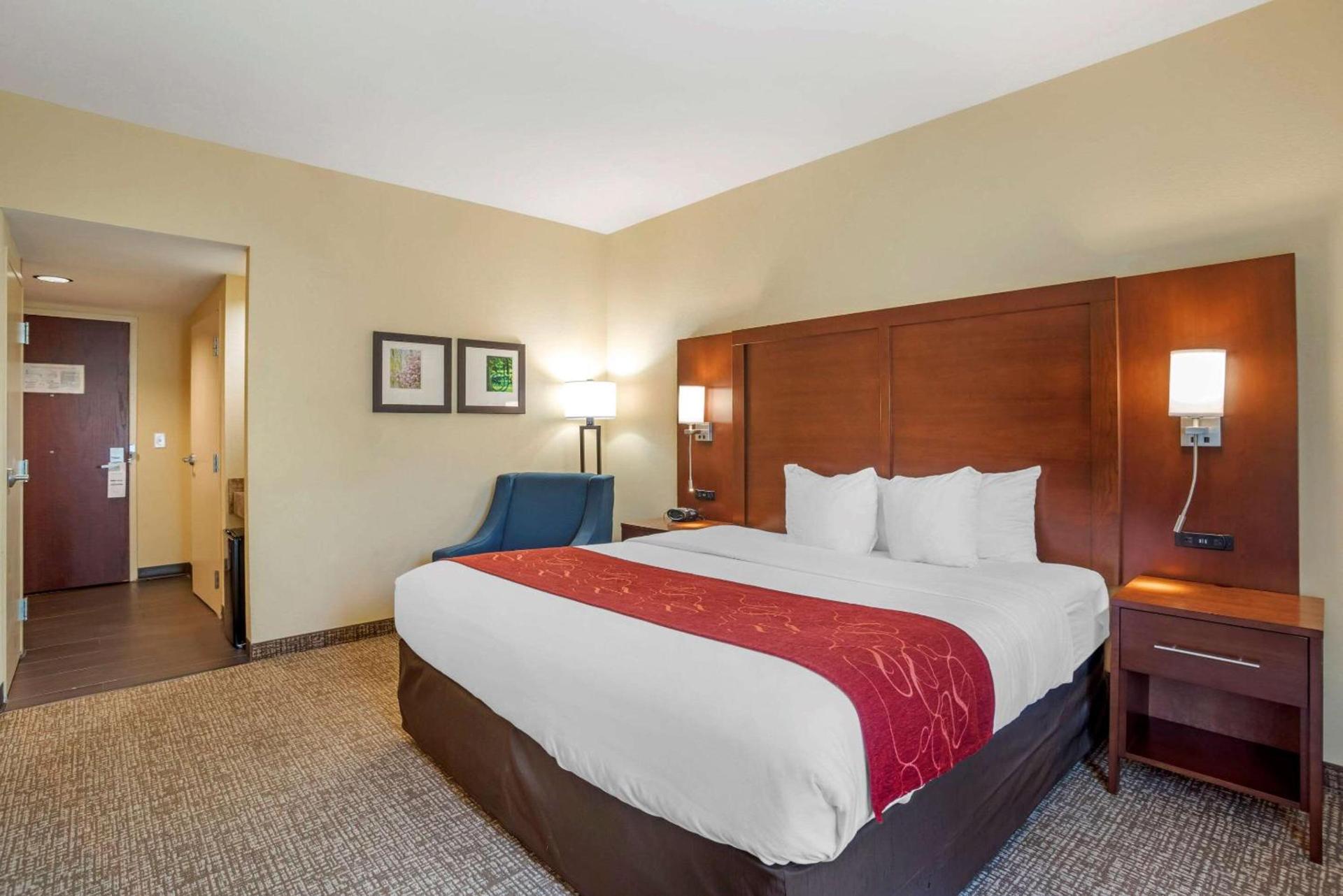 Comfort Suites Fredericksburg North photo 11