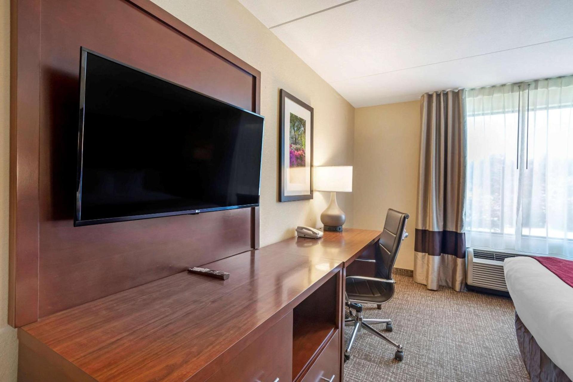 Comfort Suites Fredericksburg North photo 23