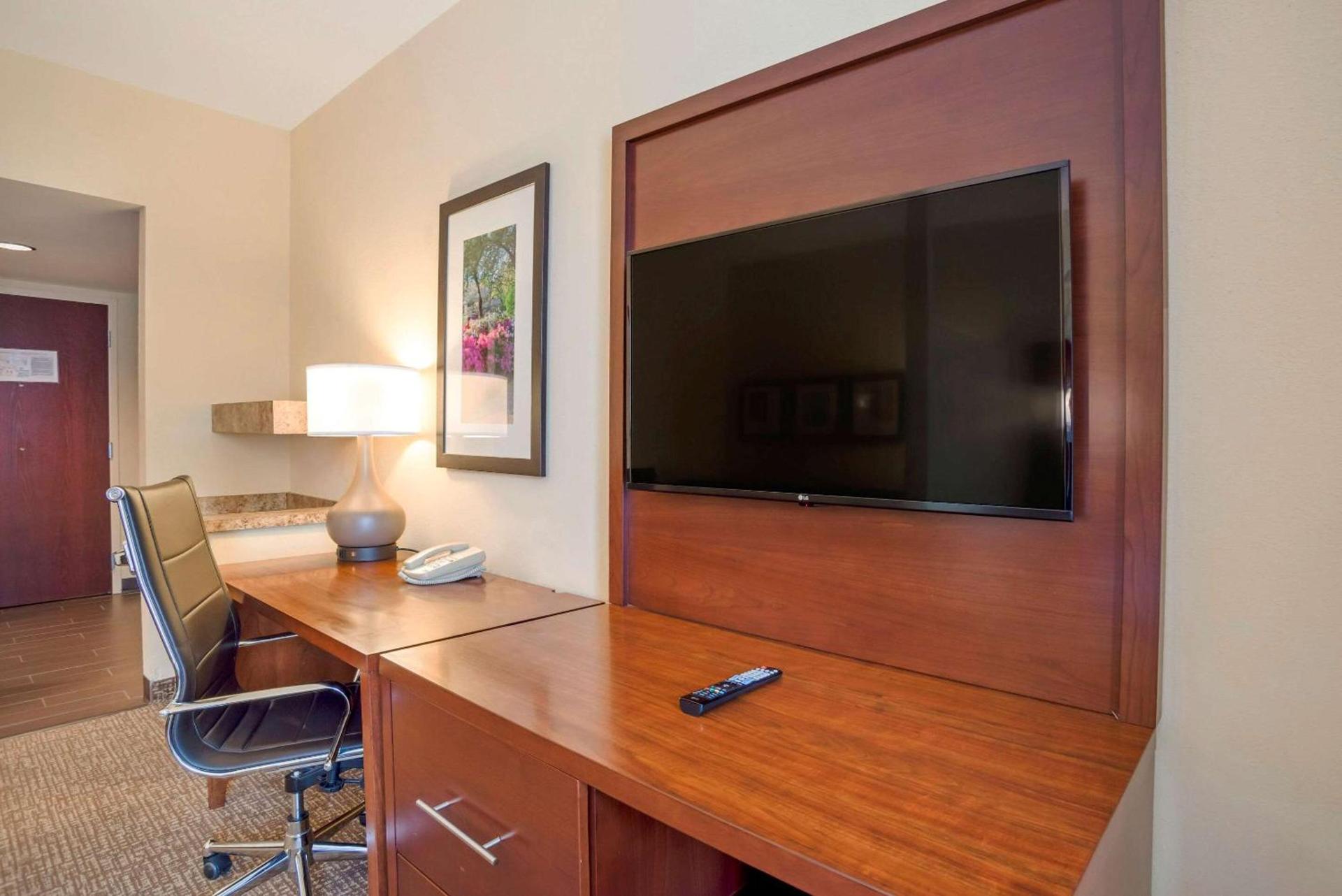 Comfort Suites Fredericksburg North photo 30