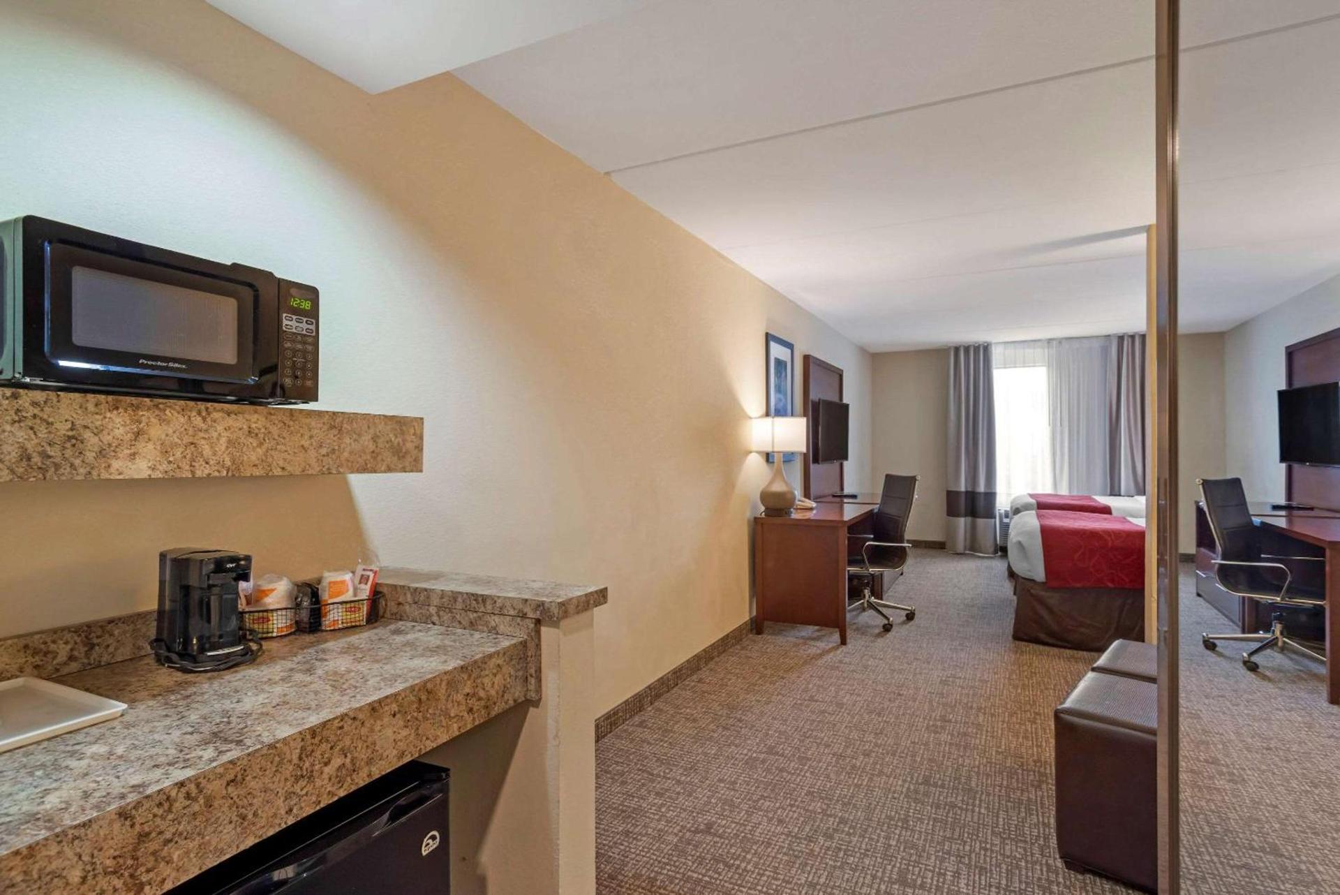 Comfort Suites Fredericksburg North photo 36