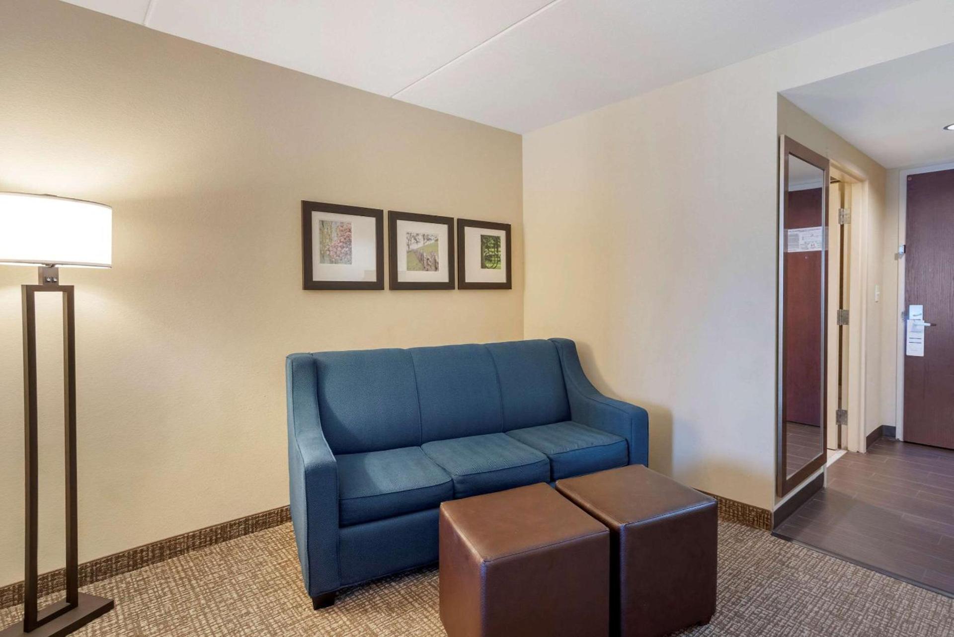 Comfort Suites Fredericksburg North photo 38