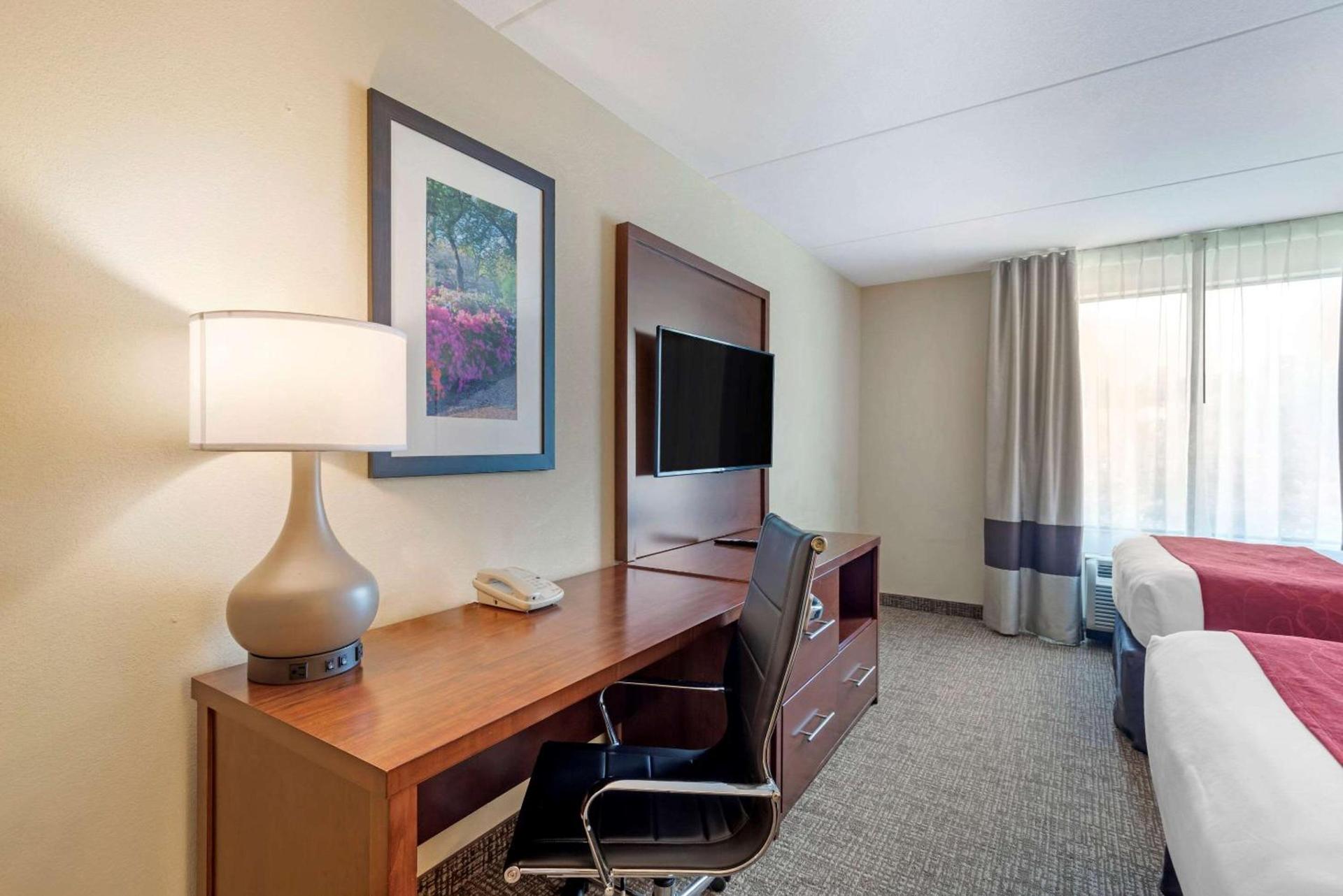 Comfort Suites Fredericksburg North photo 39