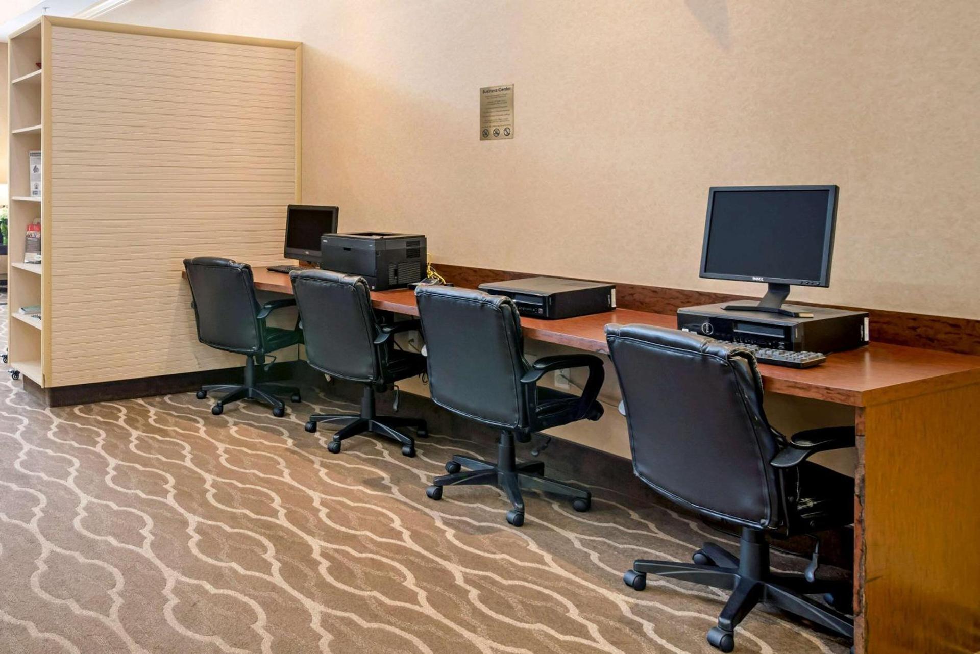 Comfort Suites Fredericksburg North photo 49