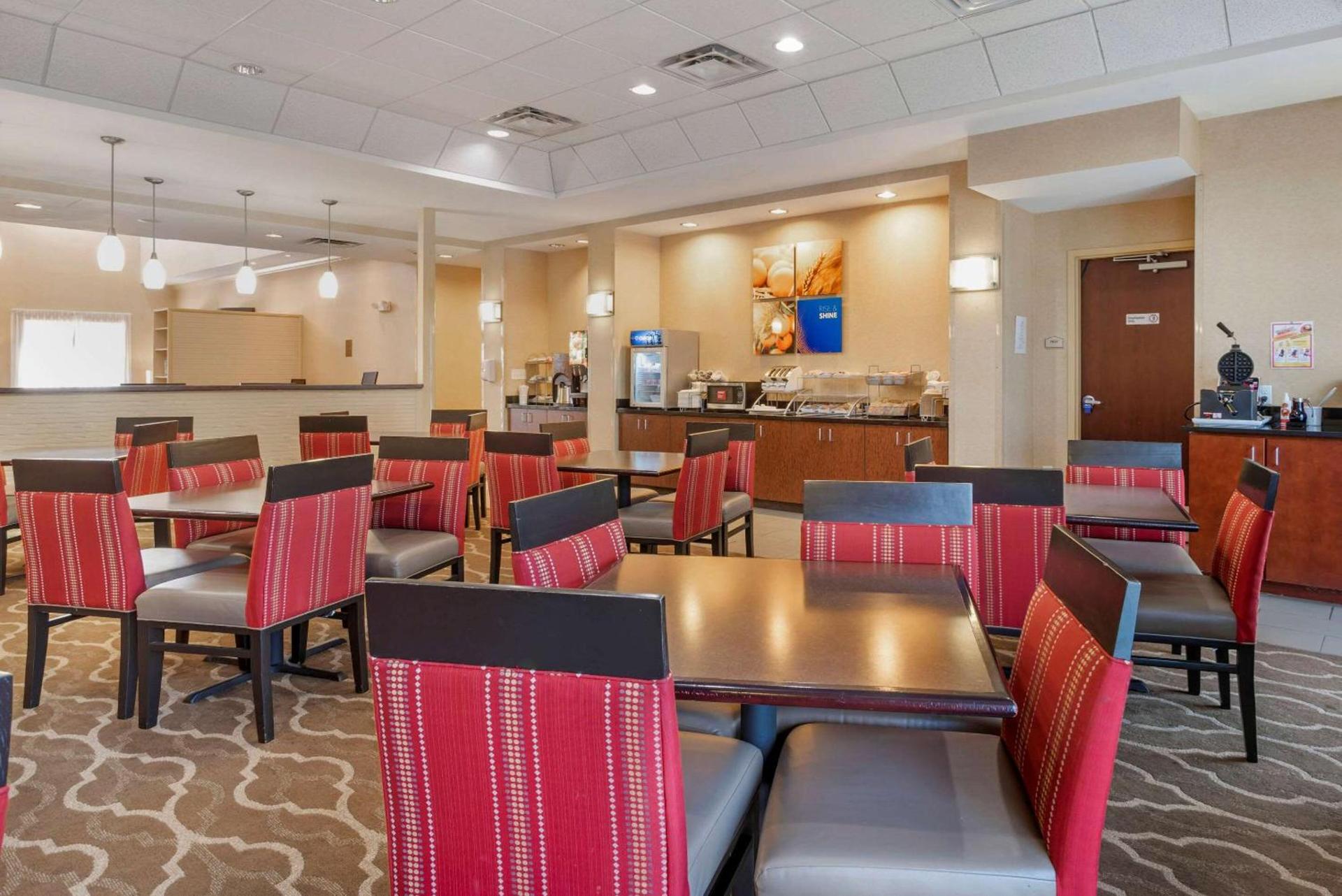 Comfort Suites Fredericksburg North photo 52