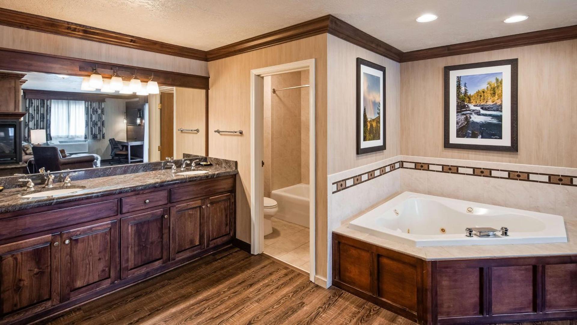 Best Western Plus Flathead Lake Inn and Suites photo 28