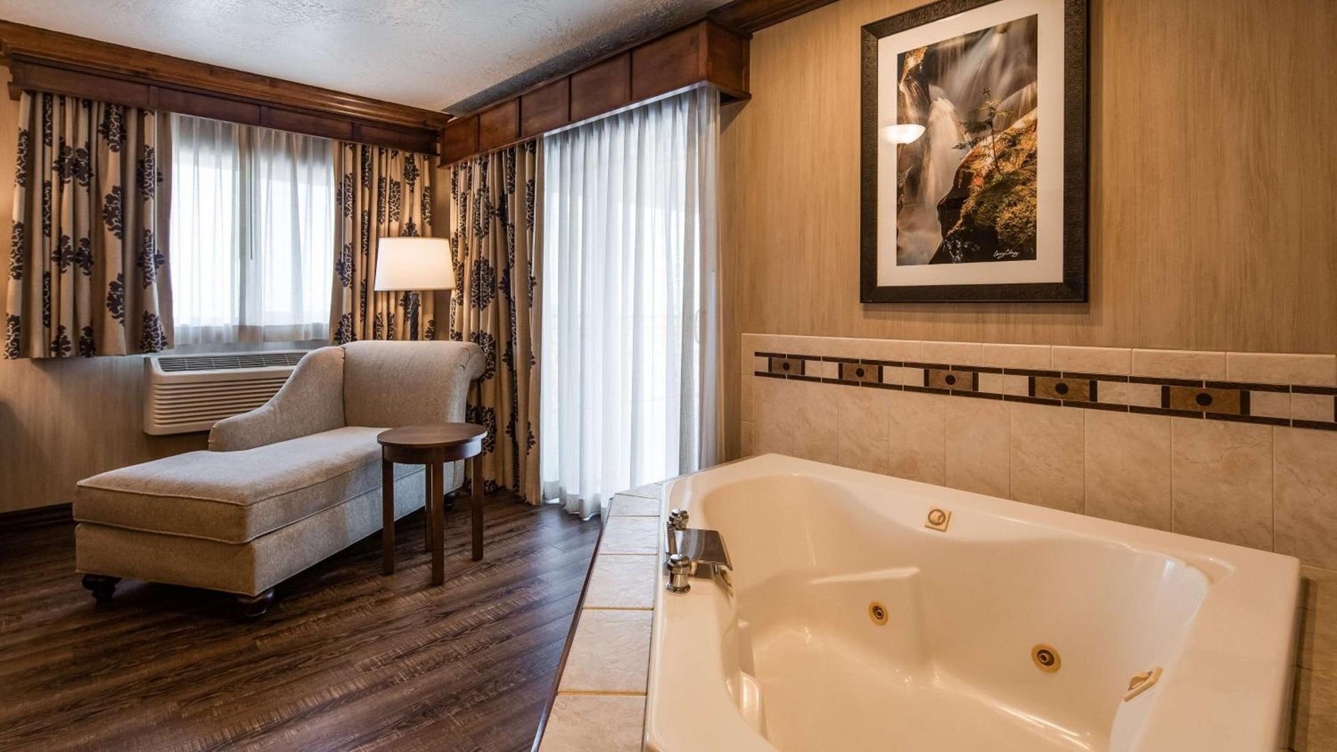 Best Western Plus Flathead Lake Inn and Suites photo 17