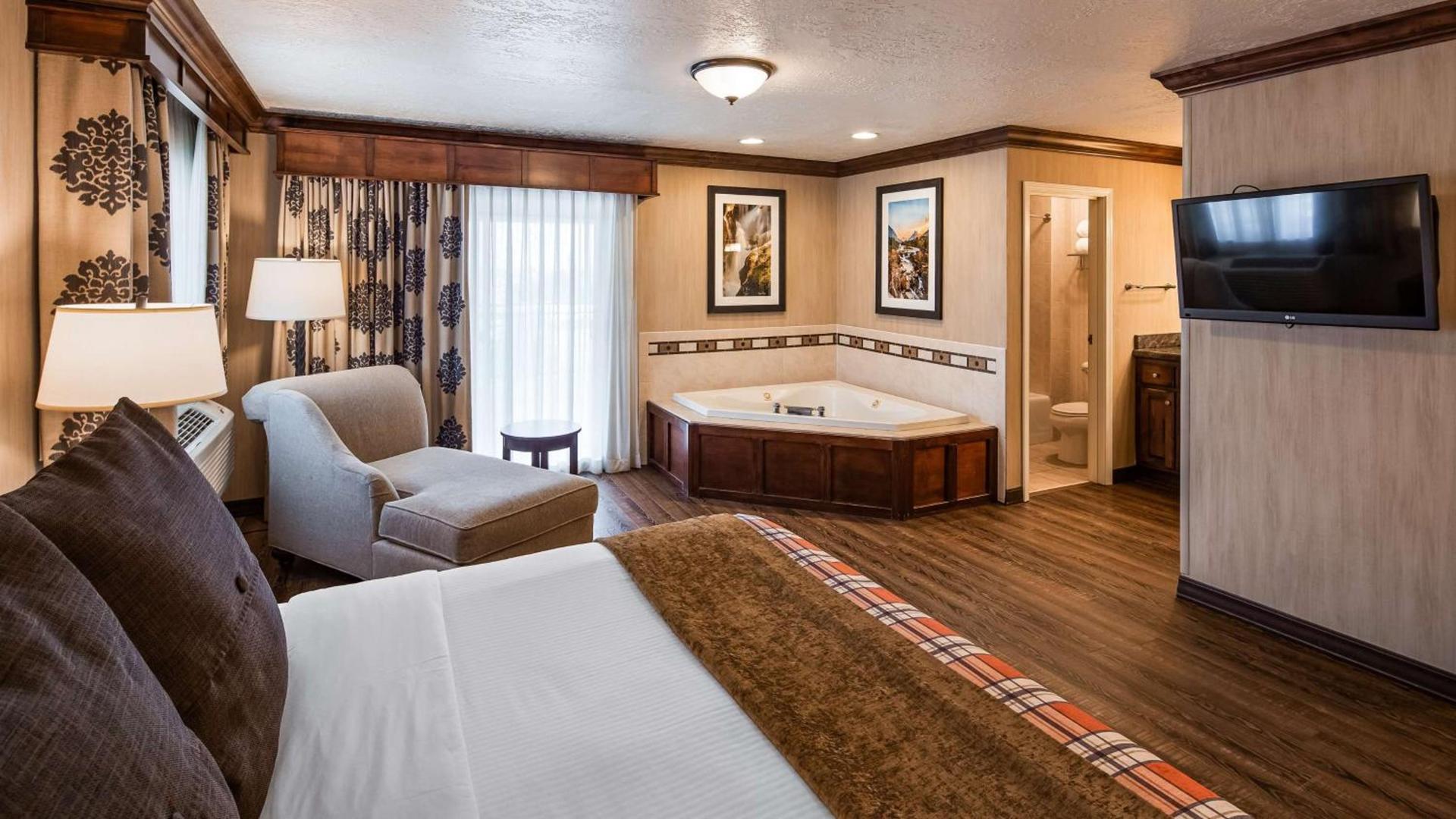 Best Western Plus Flathead Lake Inn and Suites photo 16