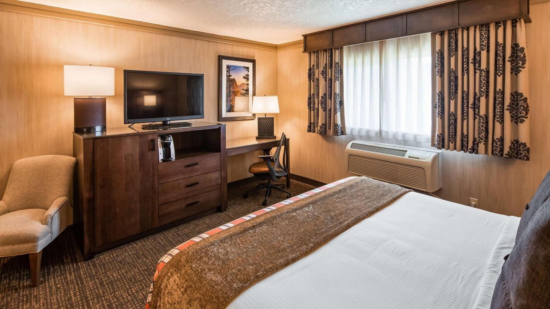 Best Western Plus Flathead Lake Inn and Suites photo 22