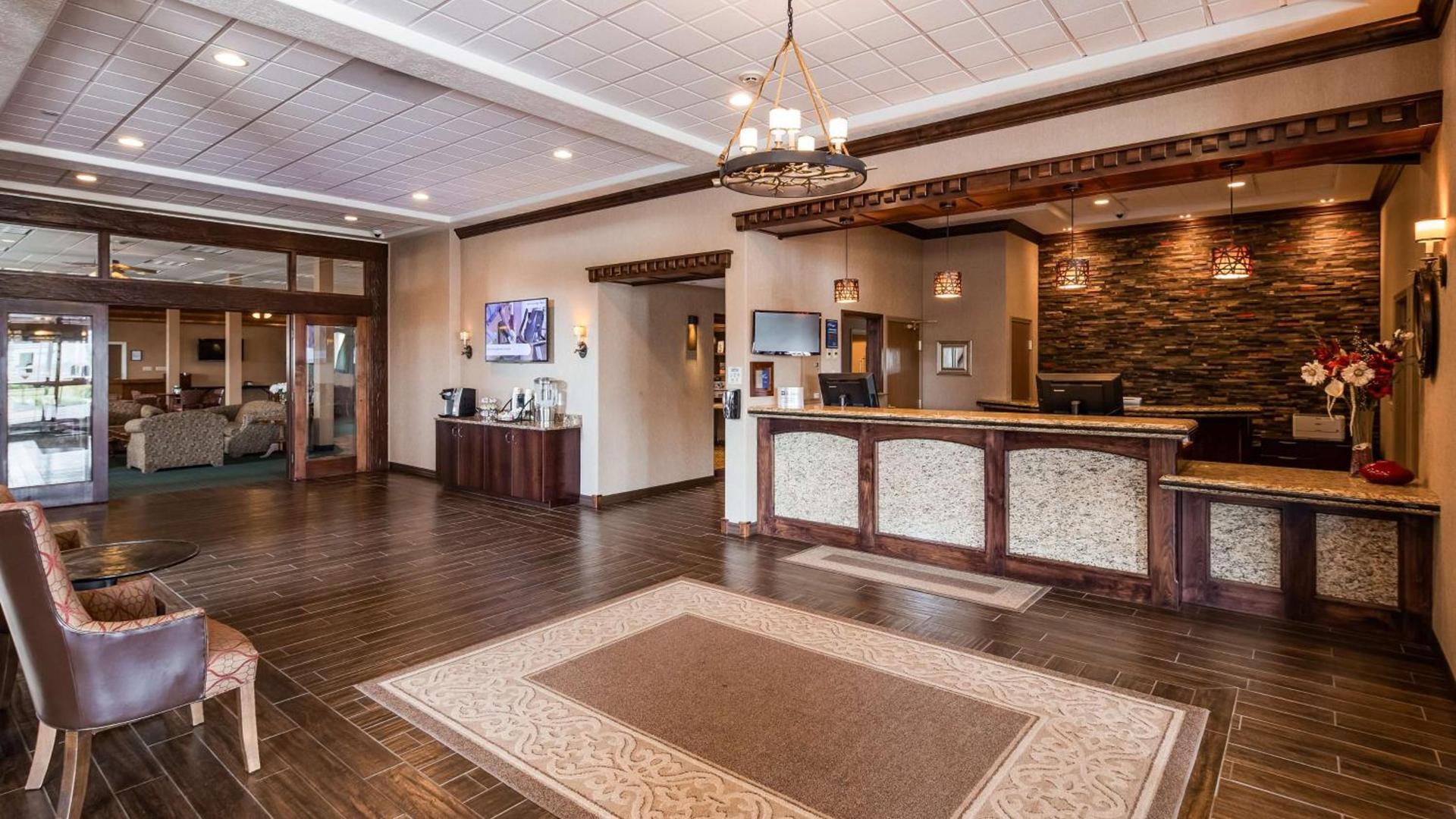 Best Western Plus Flathead Lake Inn and Suites photo 2