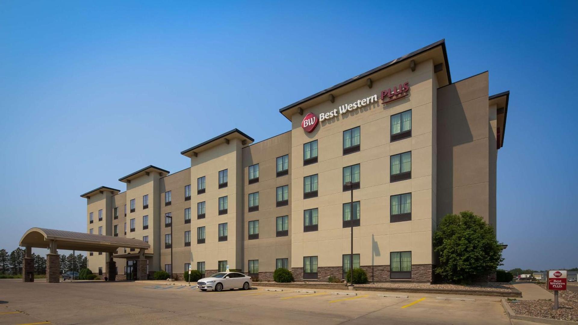 Best Western Plus Williston Hotel & Suites photo 31