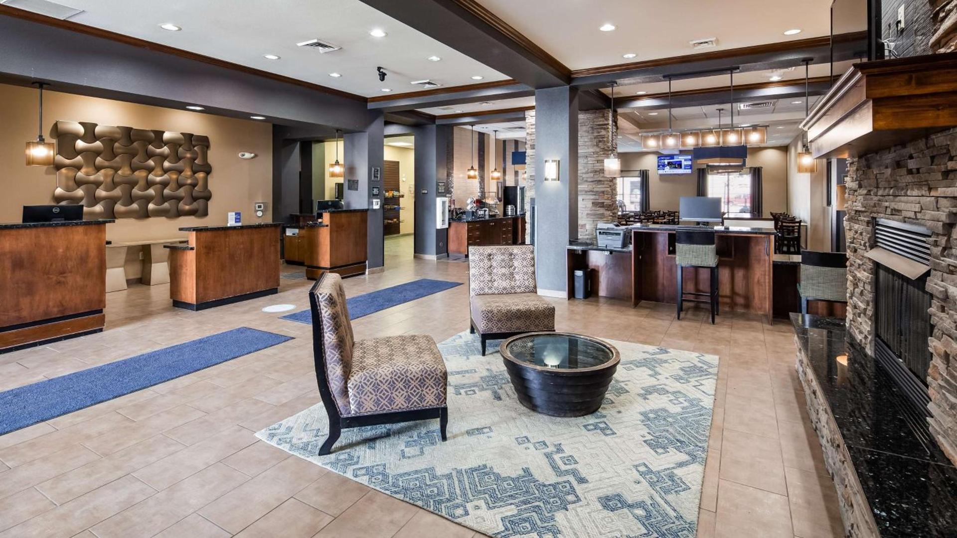 Best Western Plus Williston Hotel & Suites photo 2