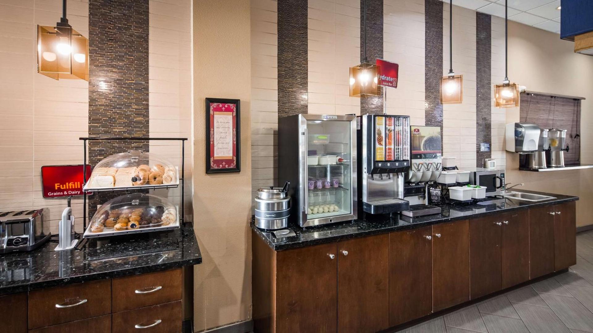 Best Western Plus Williston Hotel & Suites photo 35